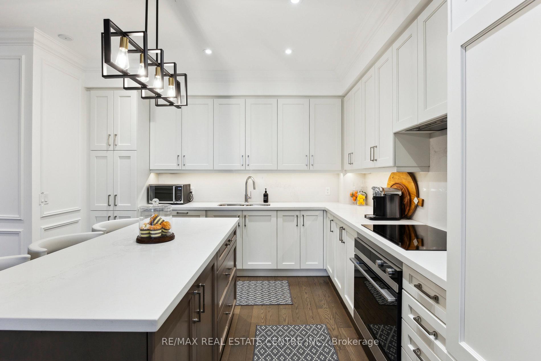Photo 9 of Unit 204, 9075 Jane Street, Vaughan, Concord — HOMEH