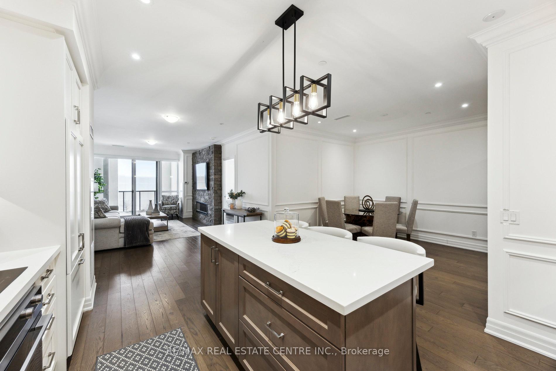 Photo 11 of Unit 204, 9075 Jane Street, Vaughan, Concord — HOMEH