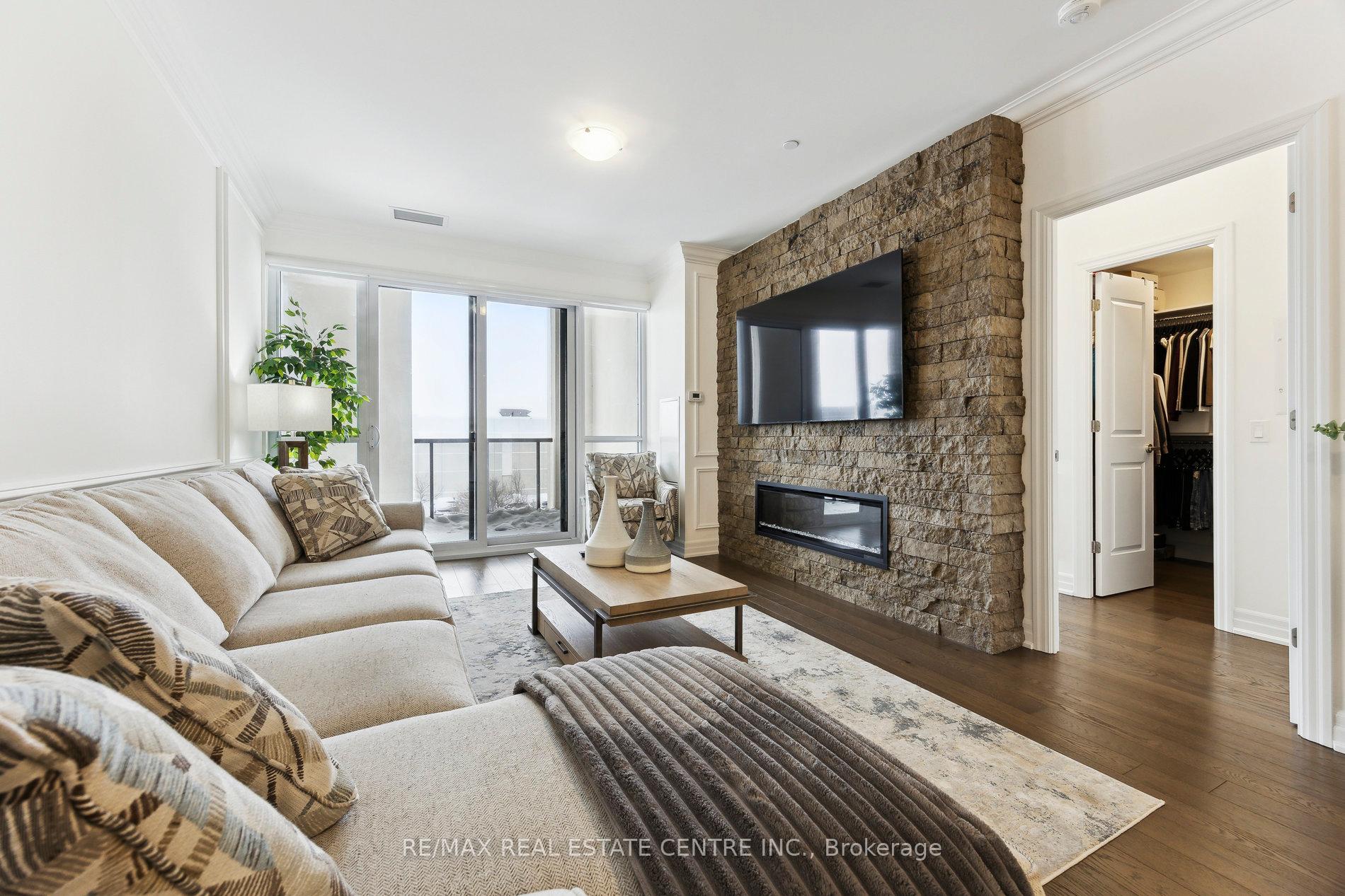 Photo 12 of Unit 204, 9075 Jane Street, Vaughan, Concord — HOMEH