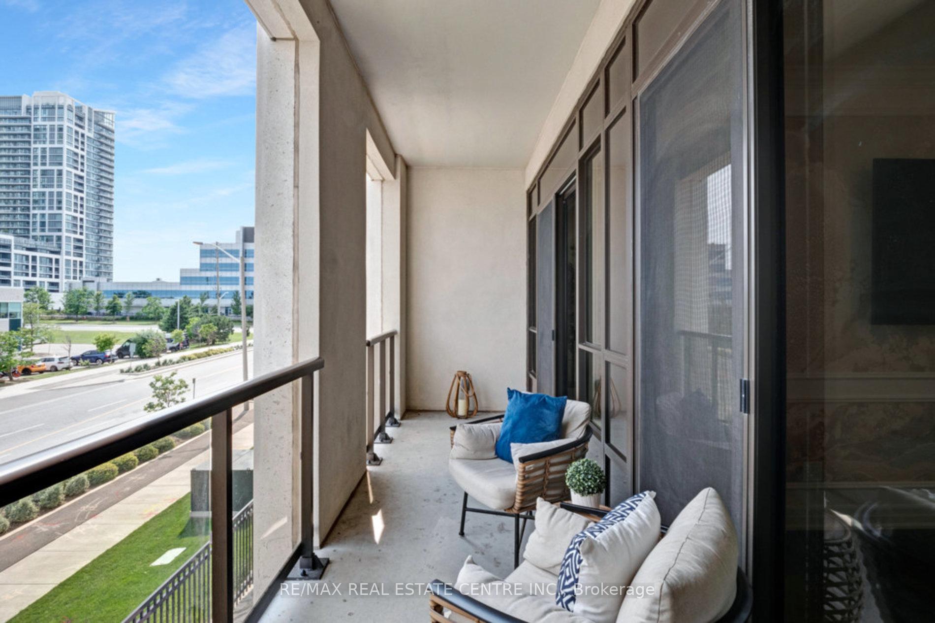 Photo 13 of Unit 204, 9075 Jane Street, Vaughan, Concord — HOMEH