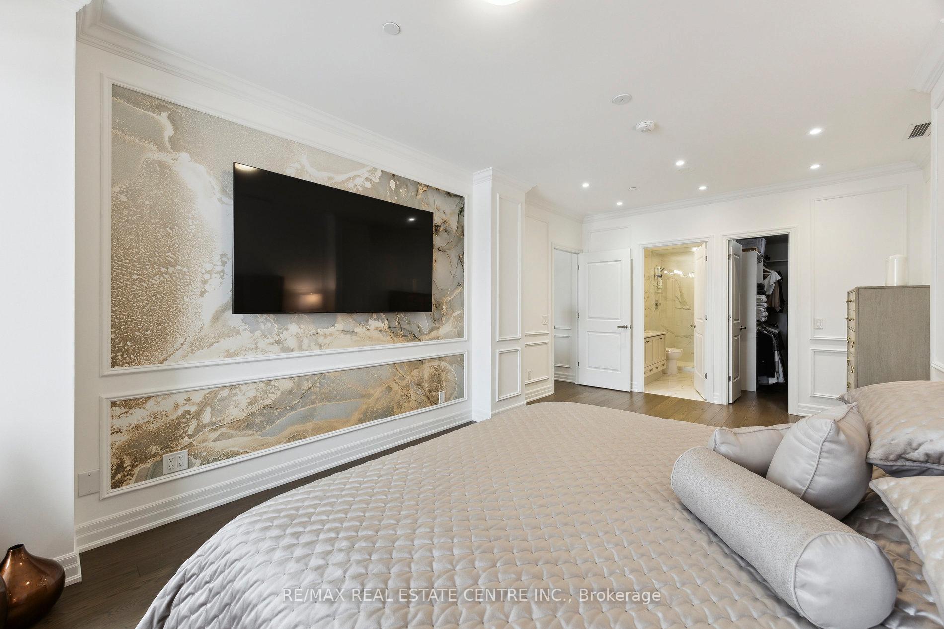Photo 22 of Unit 204, 9075 Jane Street, Vaughan, Concord — HOMEH