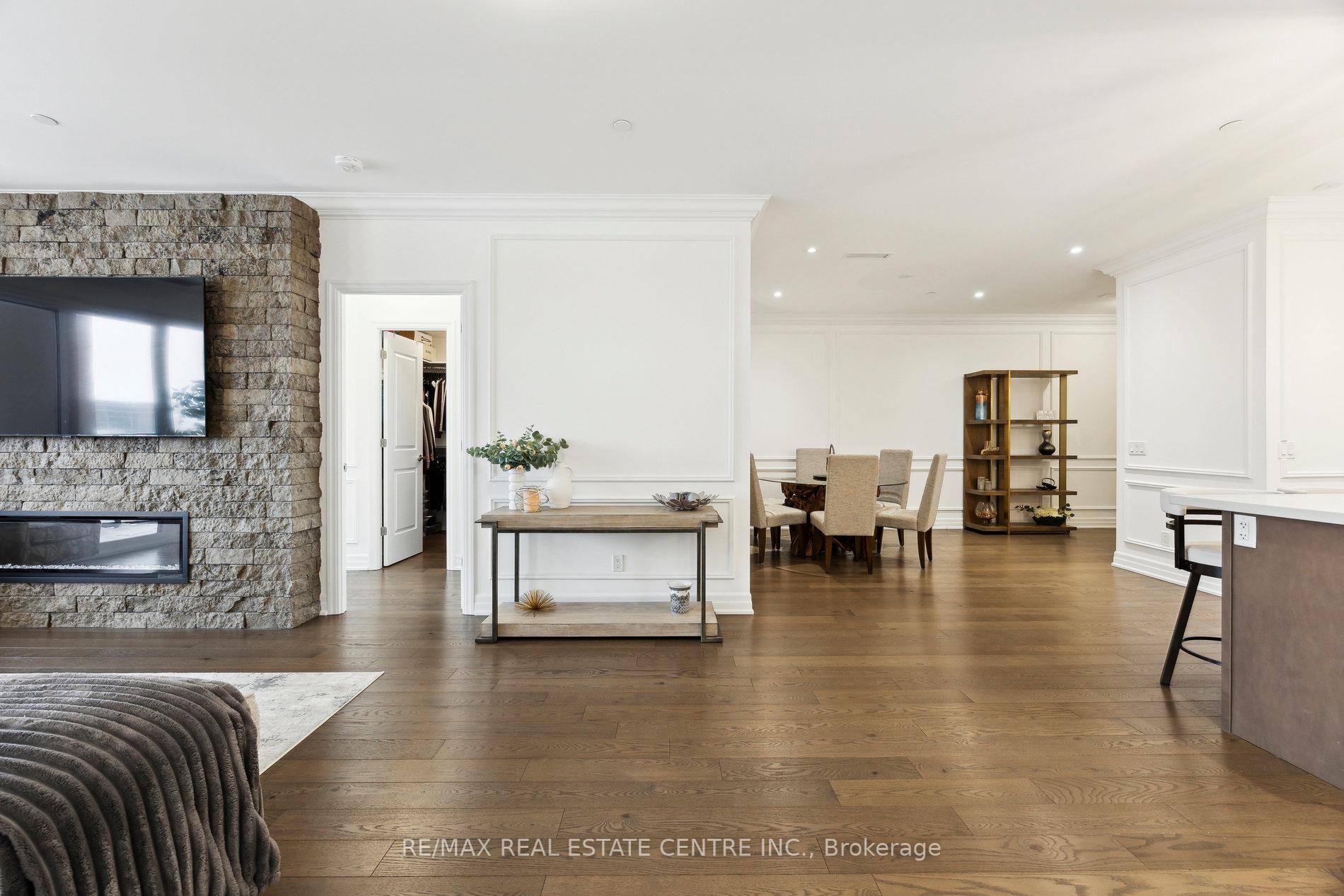 Photo 30 of Unit 204, 9075 Jane Street, Vaughan, Concord — HOMEH