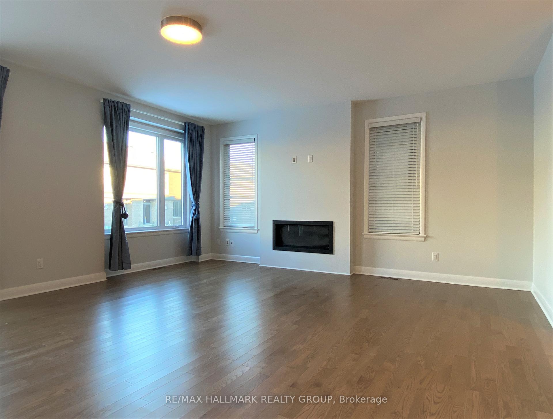 Photo 9 of 515 Pimiwidon Street, Ottawa, CFB Rockcliffe and Area — HOMEH