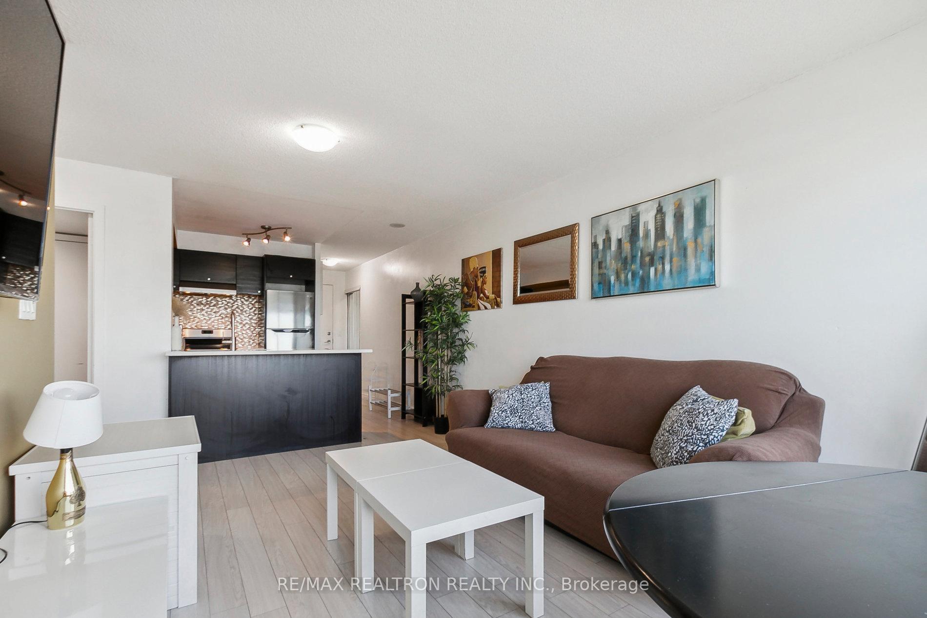 Photo 2 of Unit 915, 36 Lee Centre Drive, Scarborough, Woburn — HOMEH