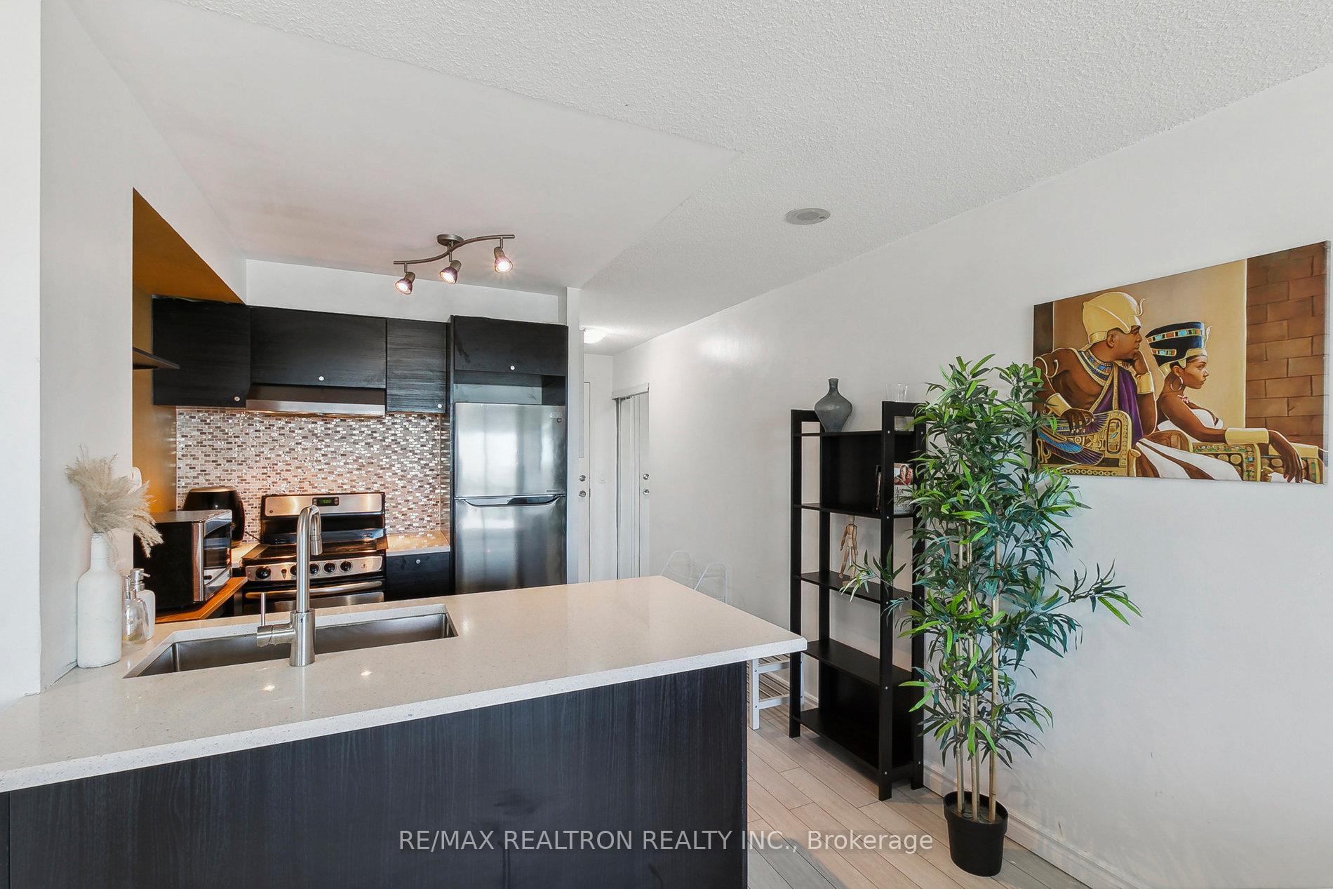Photo 8 of Unit 915, 36 Lee Centre Drive, Scarborough, Woburn — HOMEH