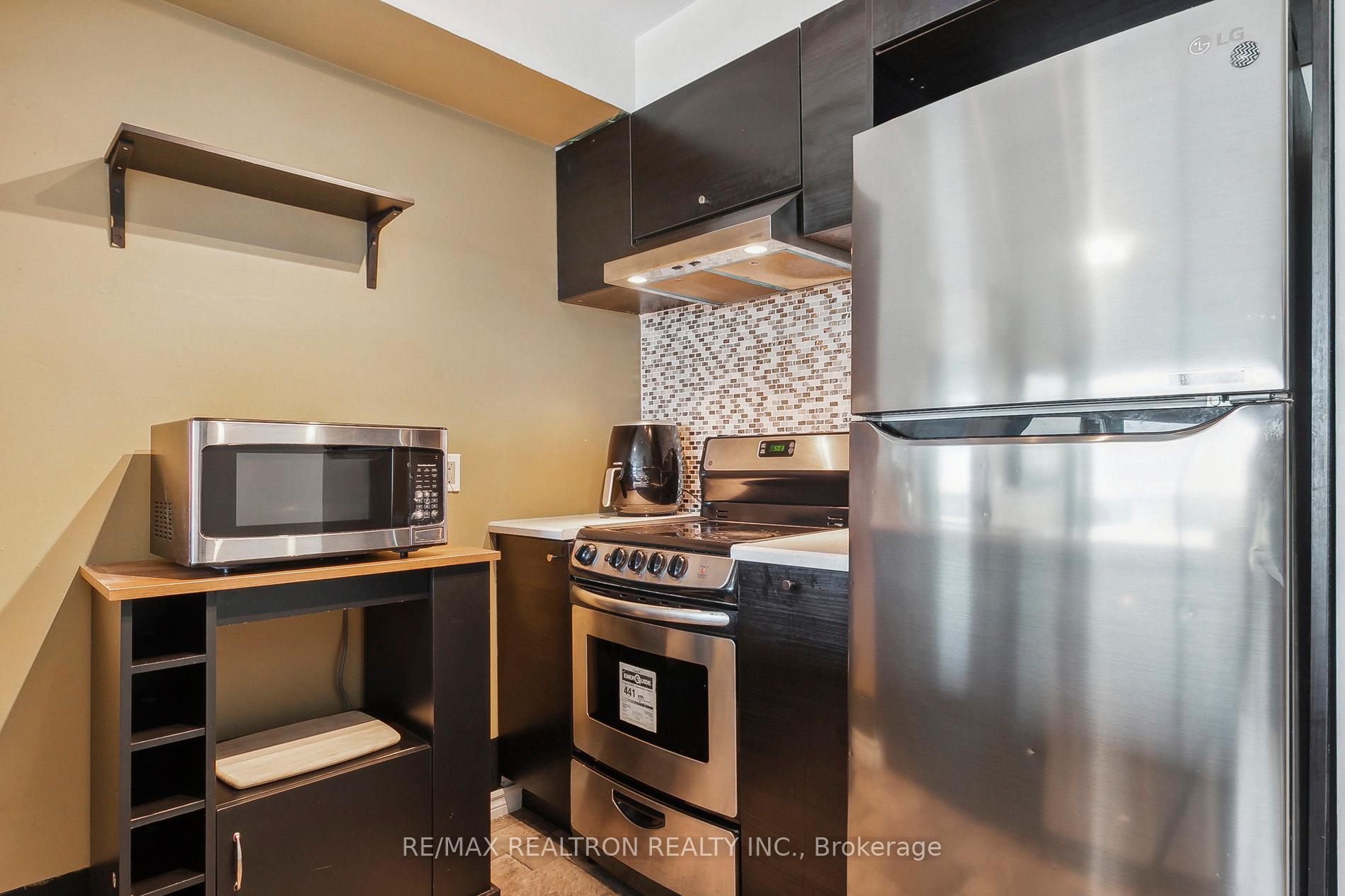 Photo 26 of Unit 915, 36 Lee Centre Drive, Scarborough, Woburn — HOMEH