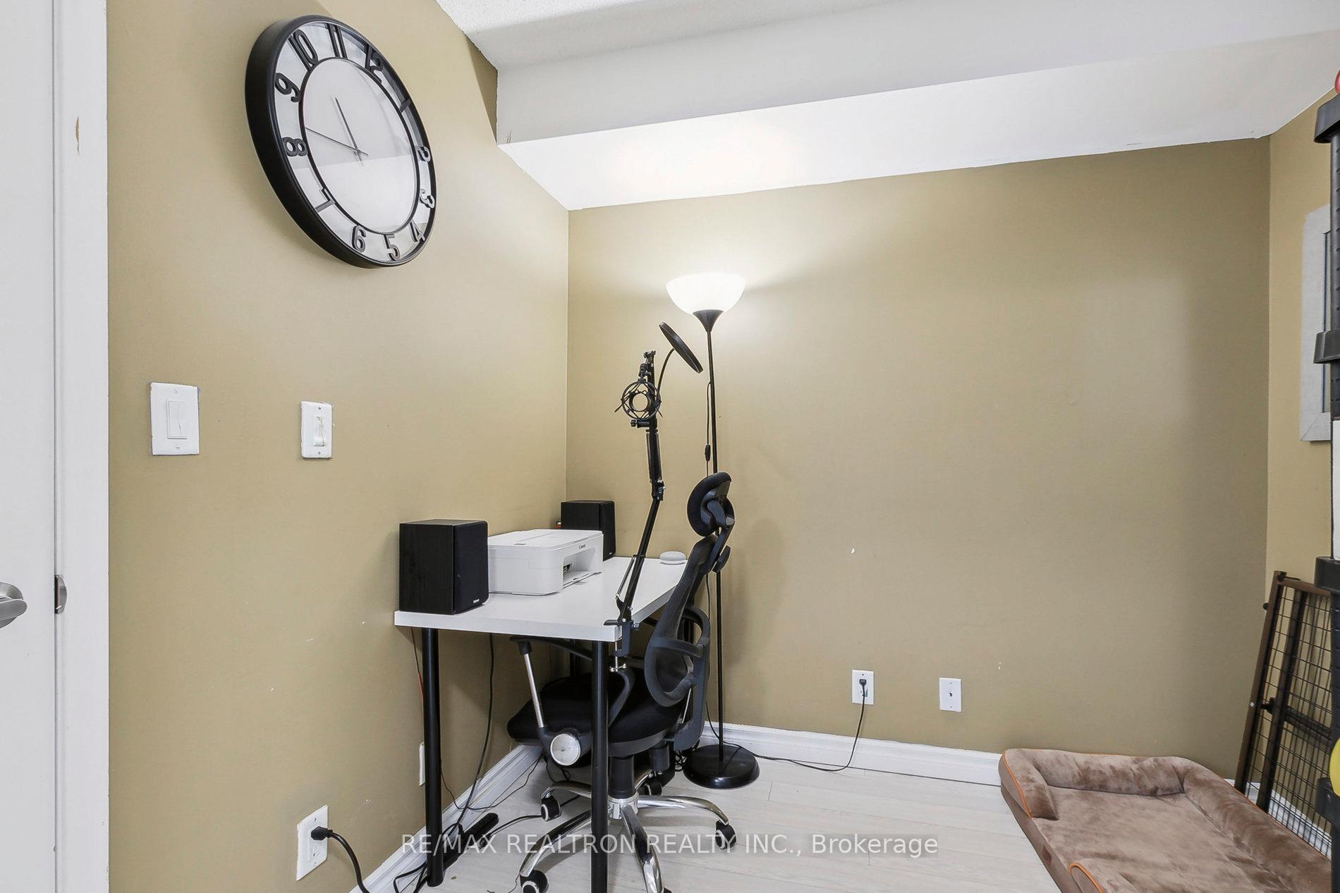 Photo 16 of Unit 915, 36 Lee Centre Drive, Scarborough, Woburn — HOMEH