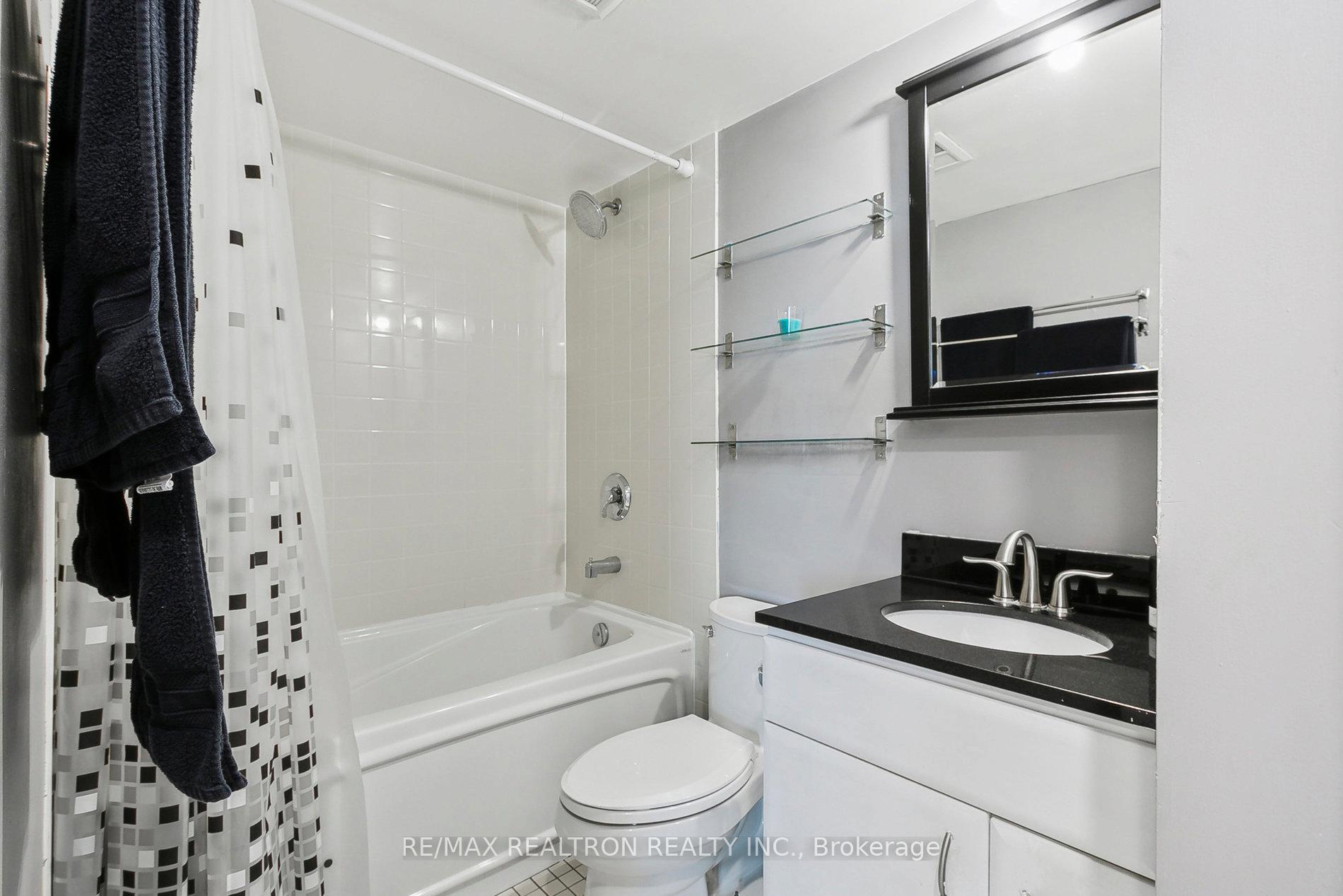 Photo 11 of Unit 915, 36 Lee Centre Drive, Scarborough, Woburn — HOMEH