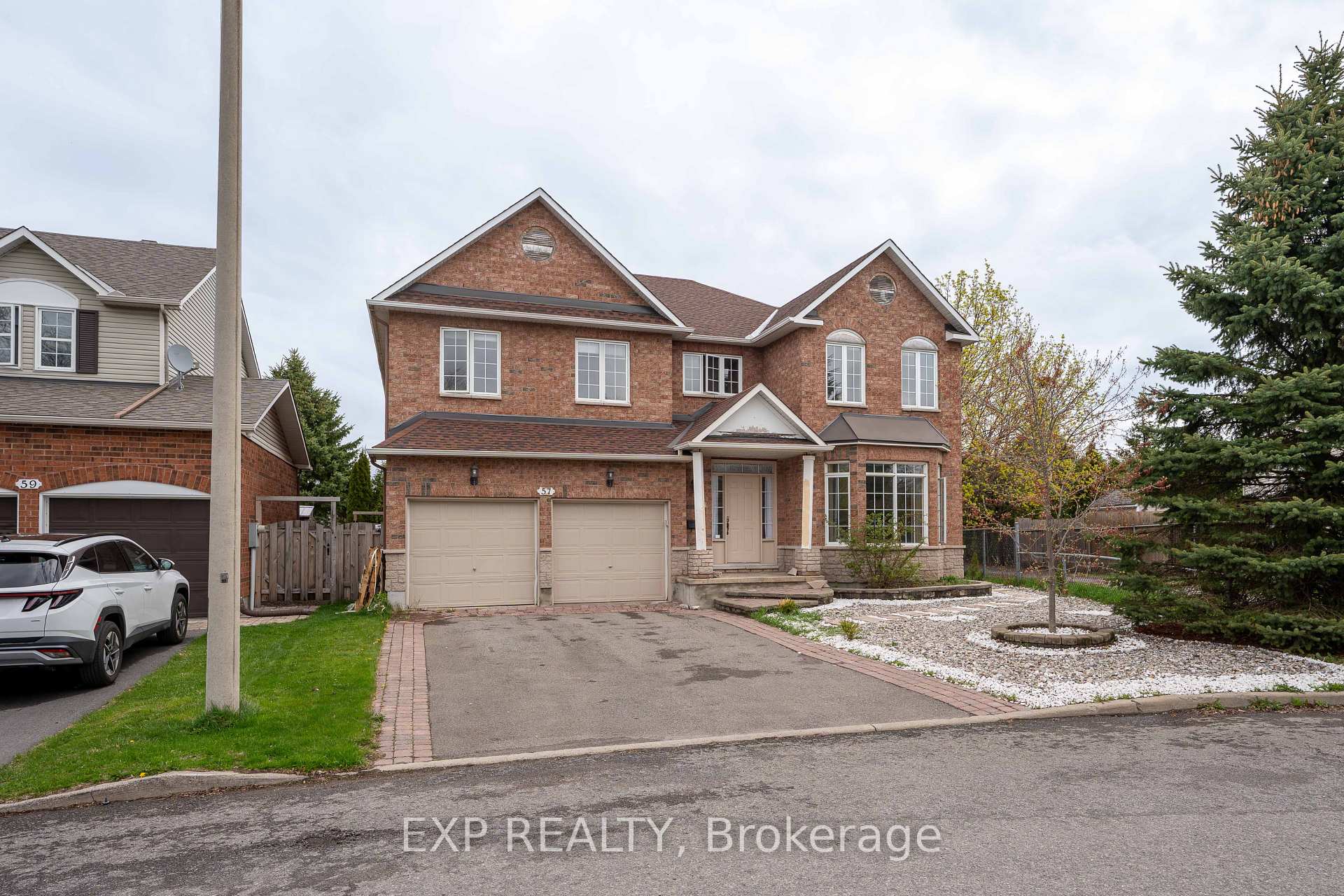 Photo 2 of 57 Craighall Circle, Ottawa, Hunt Club Park/Greenboro — HOMEH