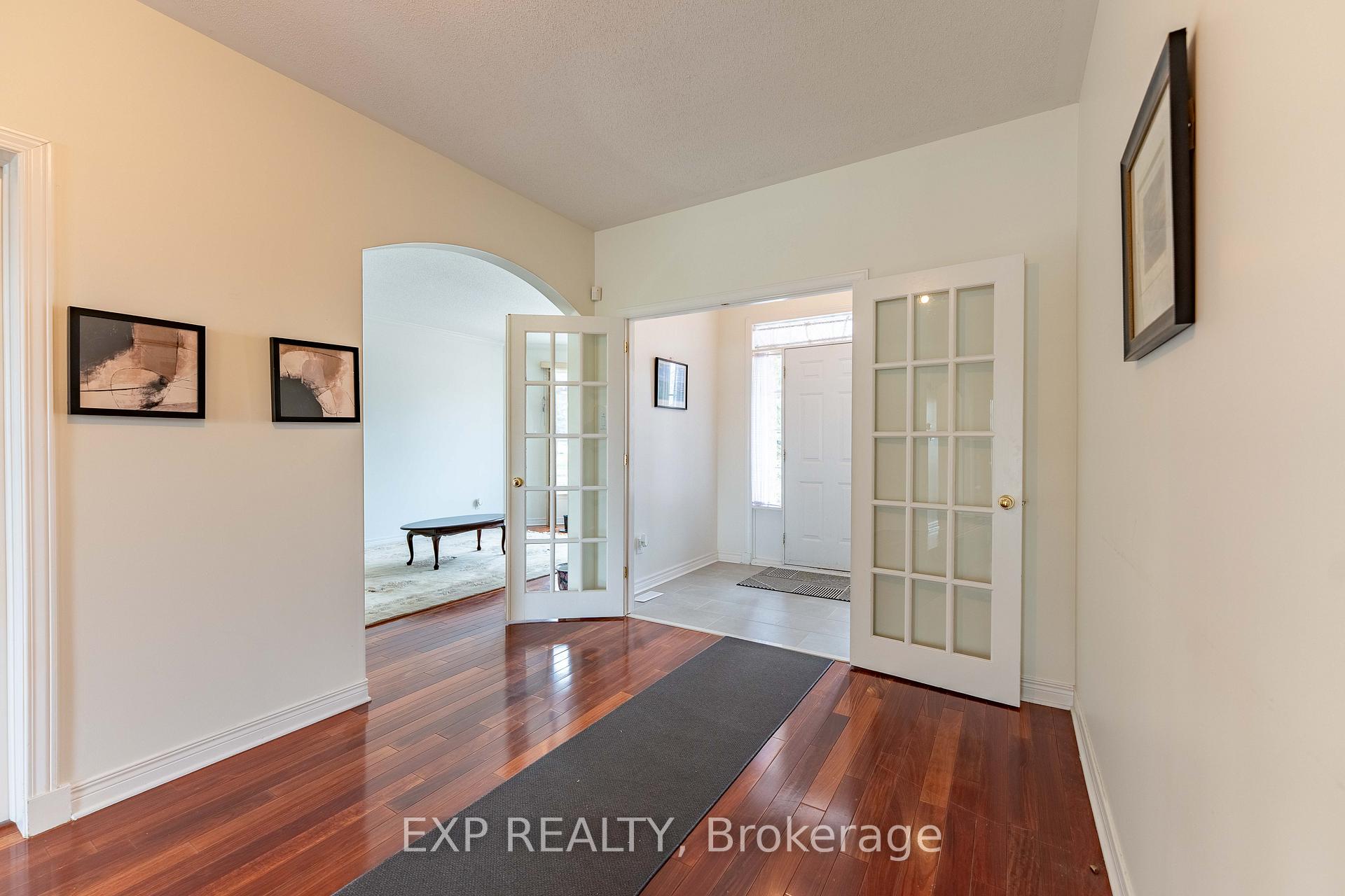 Photo 3 of 57 Craighall Circle, Ottawa, Hunt Club Park/Greenboro — HOMEH