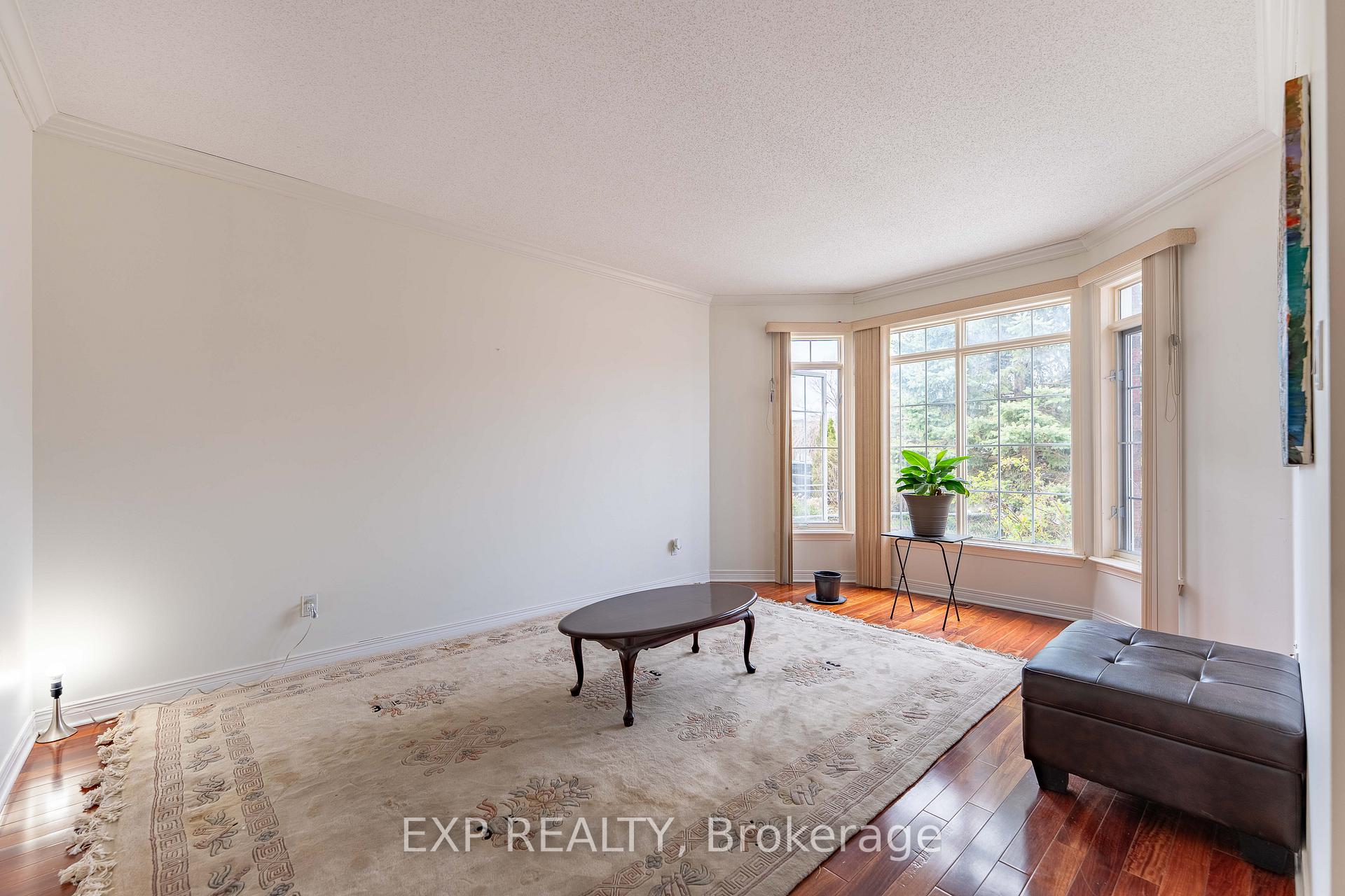 Photo 11 of 57 Craighall Circle, Ottawa, Hunt Club Park/Greenboro — HOMEH