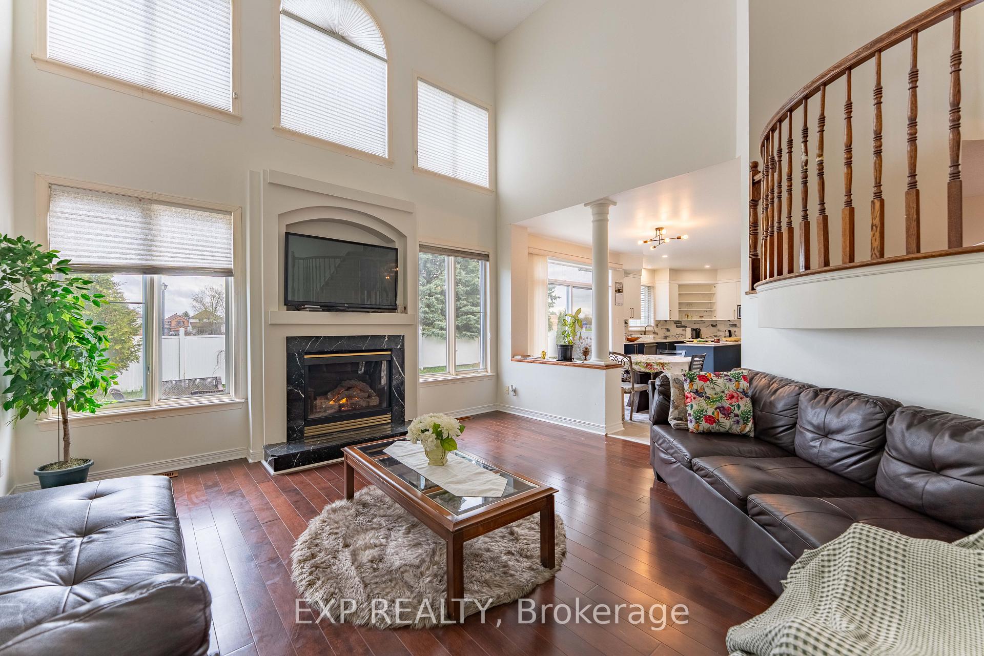 Photo 17 of 57 Craighall Circle, Ottawa, Hunt Club Park/Greenboro — HOMEH