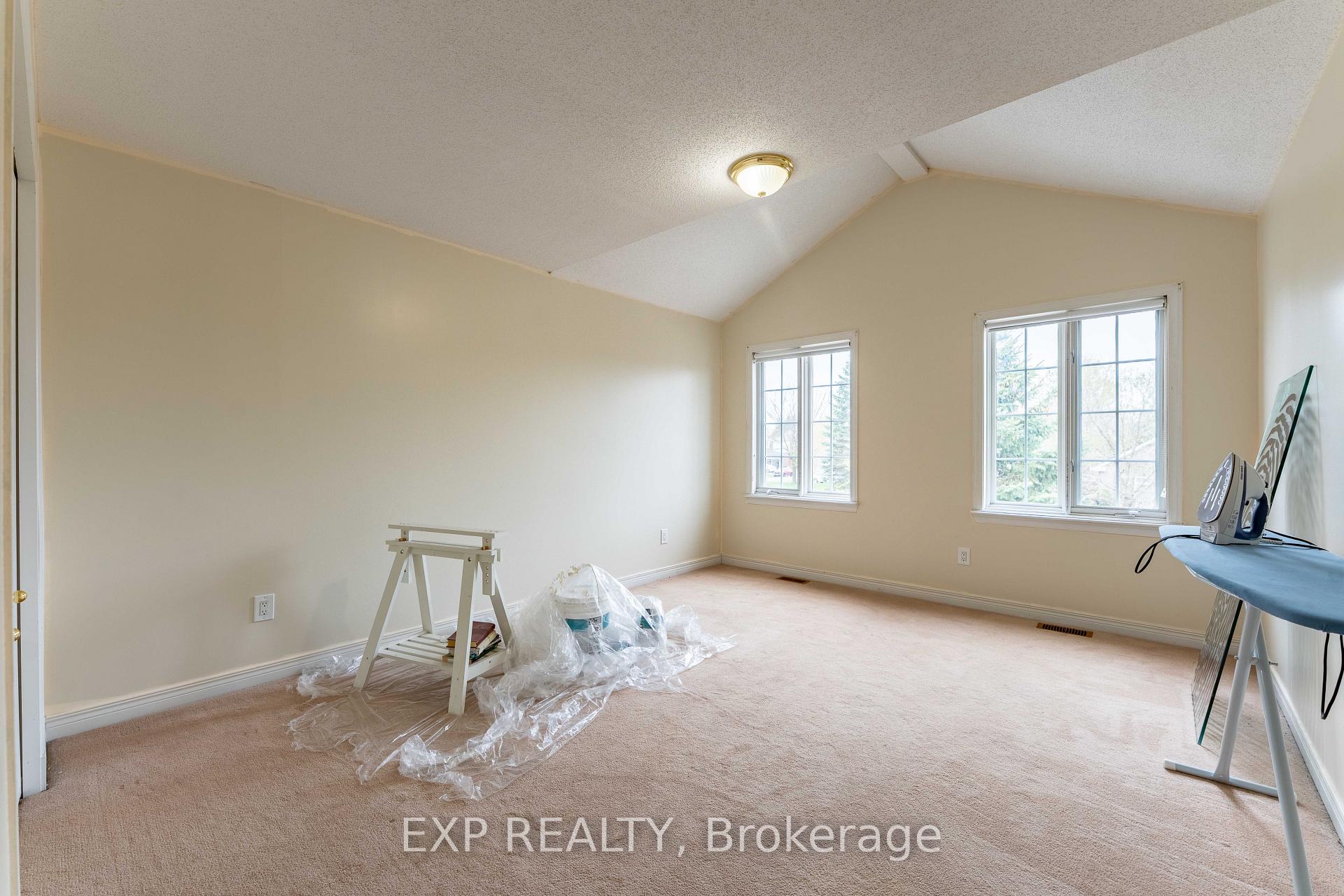 Photo 21 of 57 Craighall Circle, Ottawa, Hunt Club Park/Greenboro — HOMEH