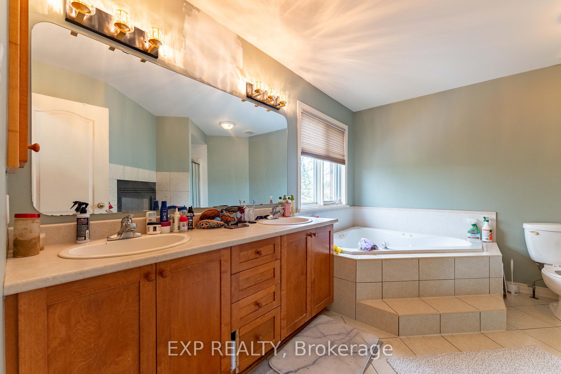 Photo 32 of 57 Craighall Circle, Ottawa, Hunt Club Park/Greenboro — HOMEH