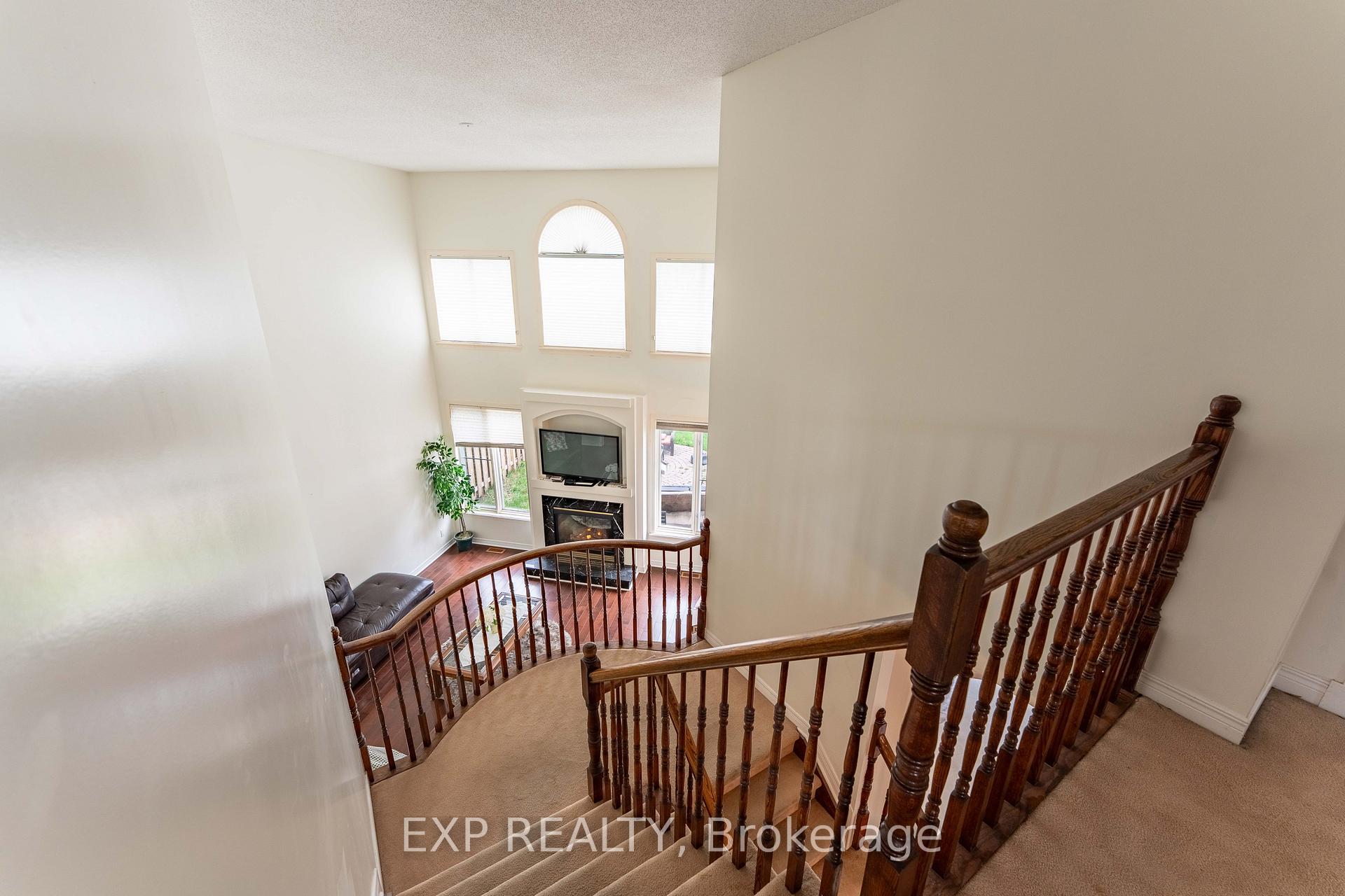 Photo 35 of 57 Craighall Circle, Ottawa, Hunt Club Park/Greenboro — HOMEH