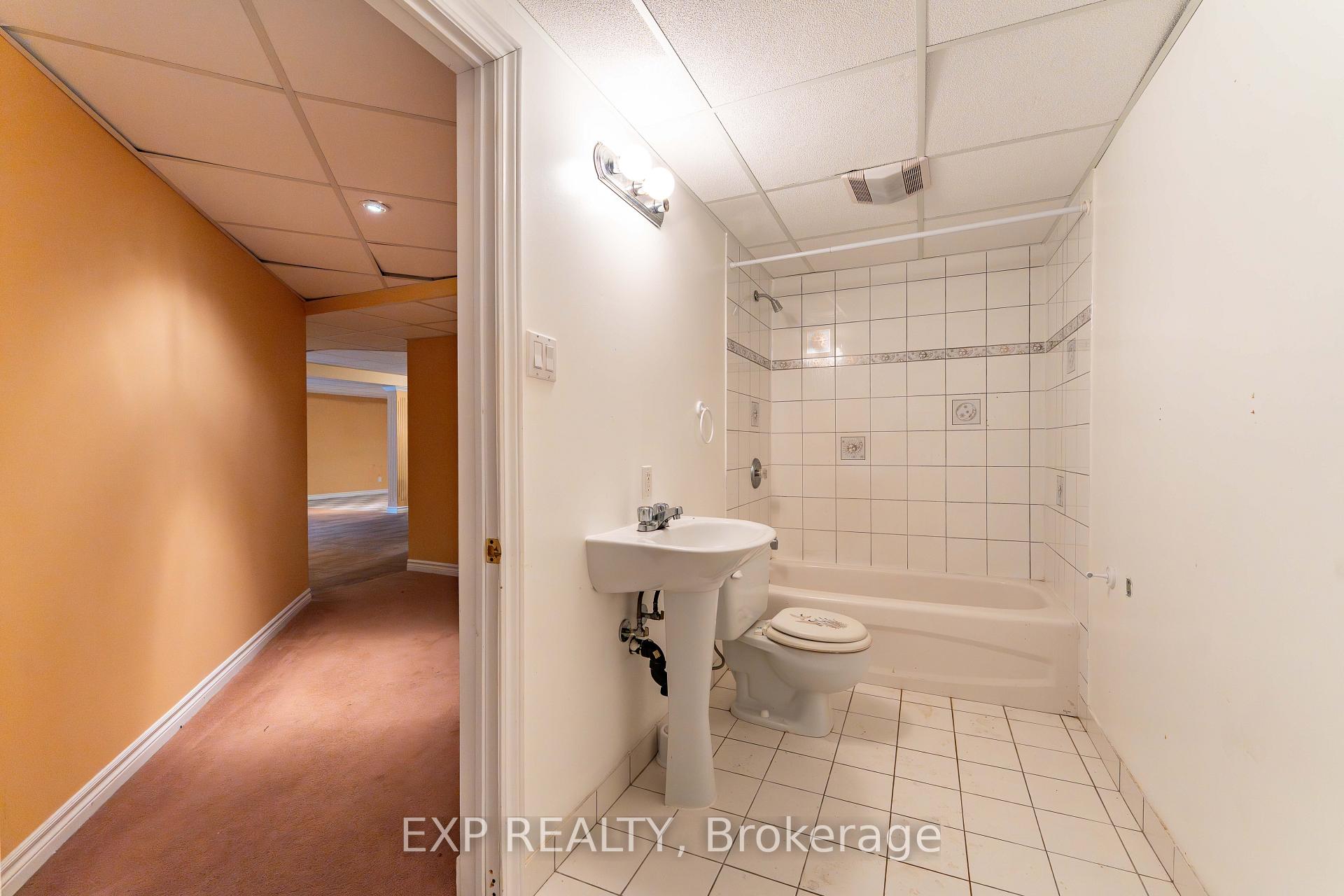 Photo 41 of 57 Craighall Circle, Ottawa, Hunt Club Park/Greenboro — HOMEH