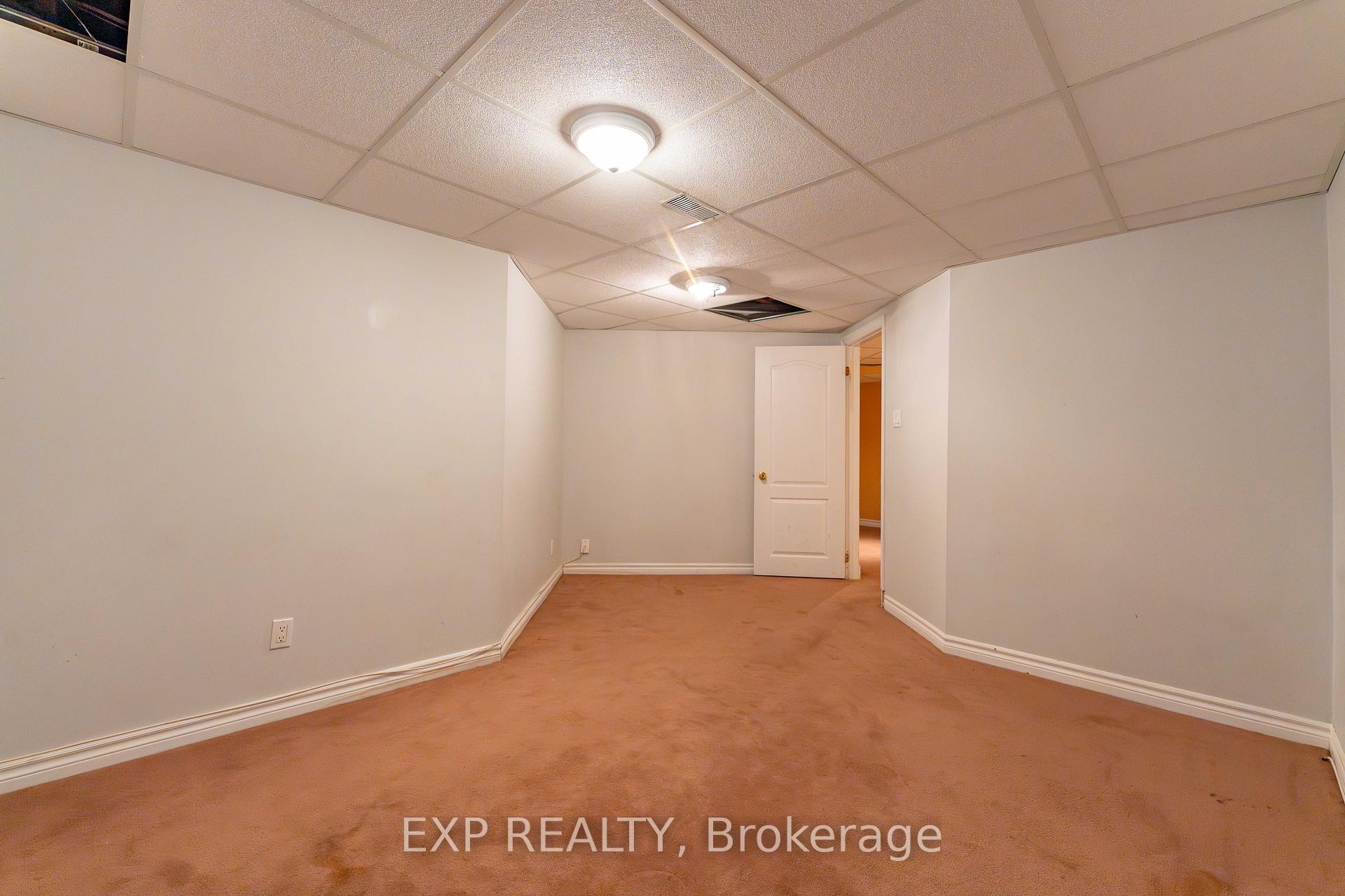 Photo 43 of 57 Craighall Circle, Ottawa, Hunt Club Park/Greenboro — HOMEH
