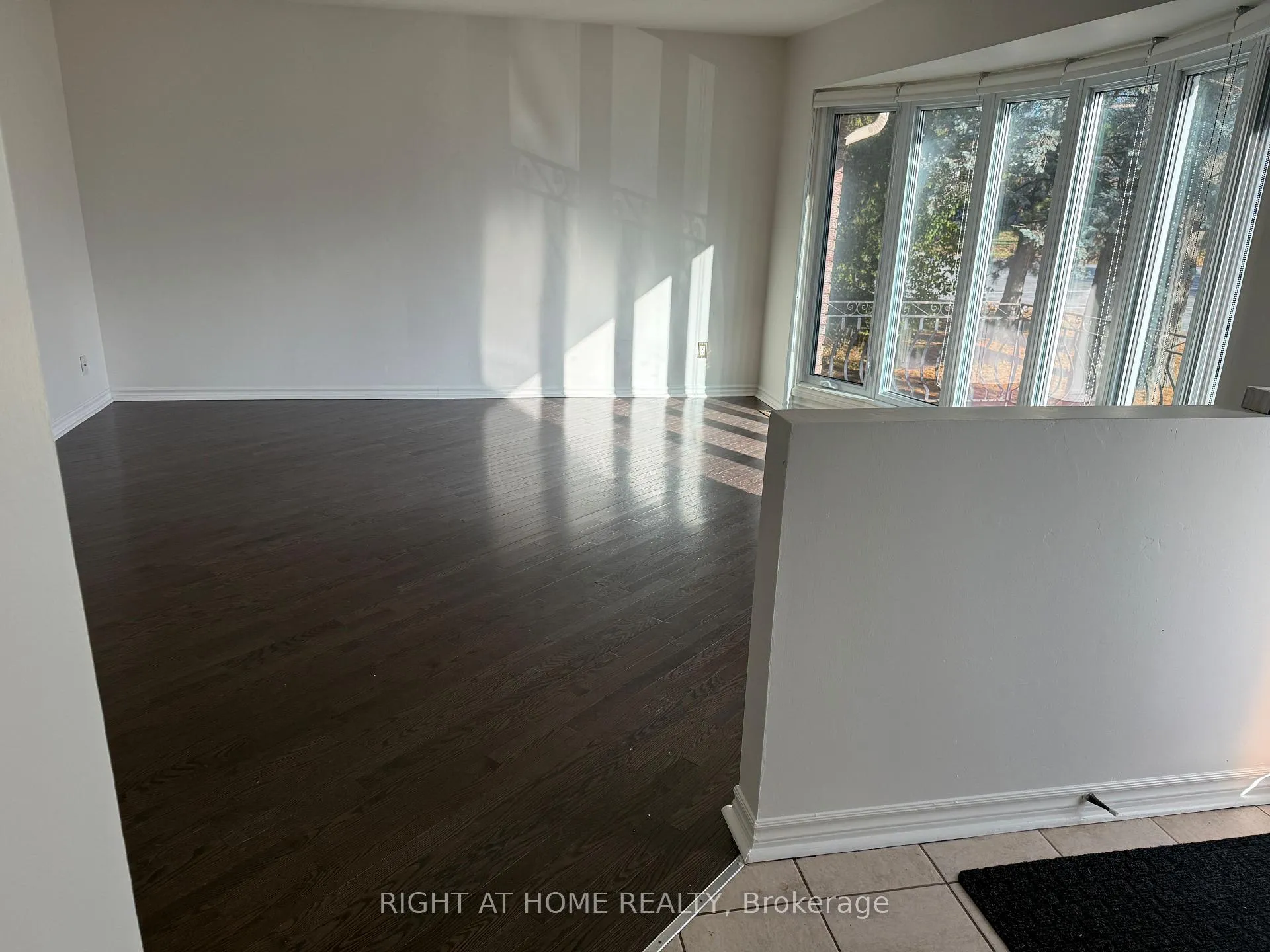 Photo 2 of 97 Rita Avenue, Ottawa, Meadowlands/St. Claire Gardens — HOMEH