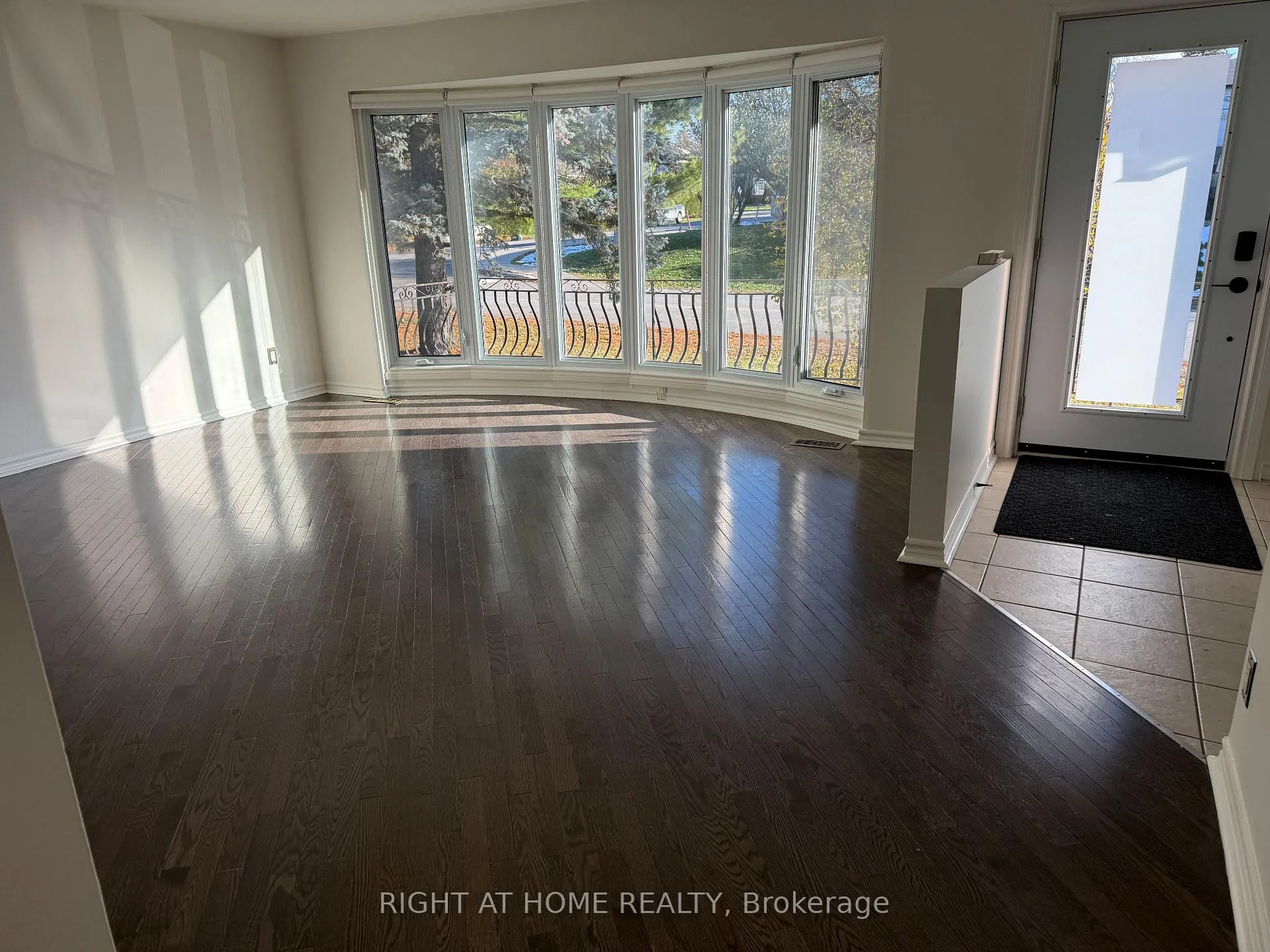 Photo 3 of 97 Rita Avenue, Ottawa, Meadowlands/St. Claire Gardens — HOMEH