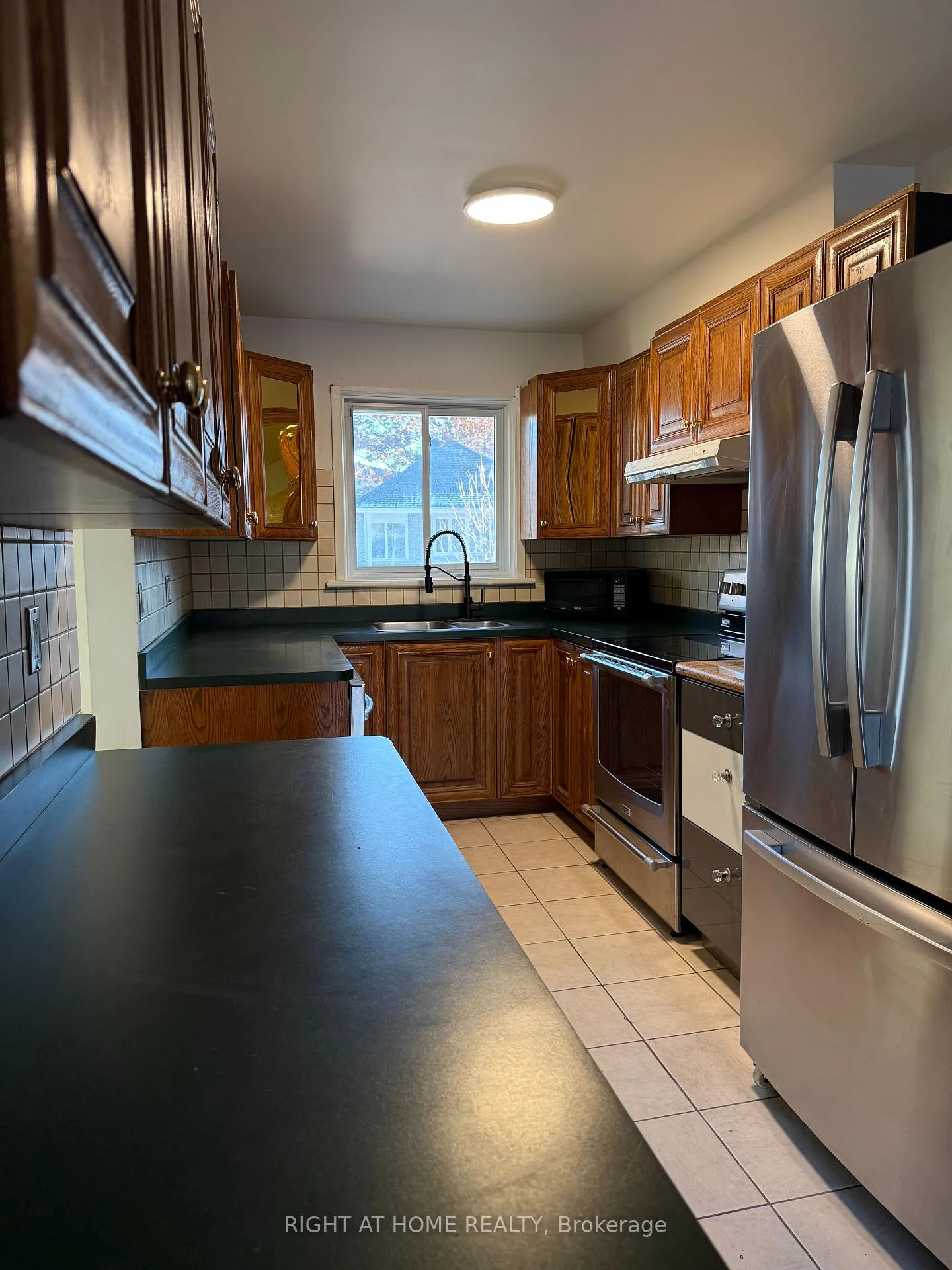 Photo 9 of 97 Rita Avenue, Ottawa, Meadowlands/St. Claire Gardens — HOMEH
