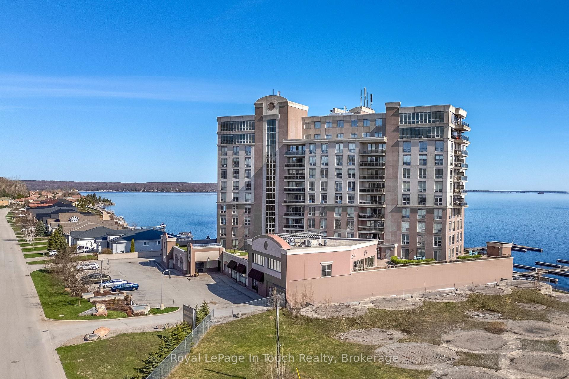 Photo 2 of Unit UPH3, 699 Aberdeen Boulevard, Midland — HOMEH