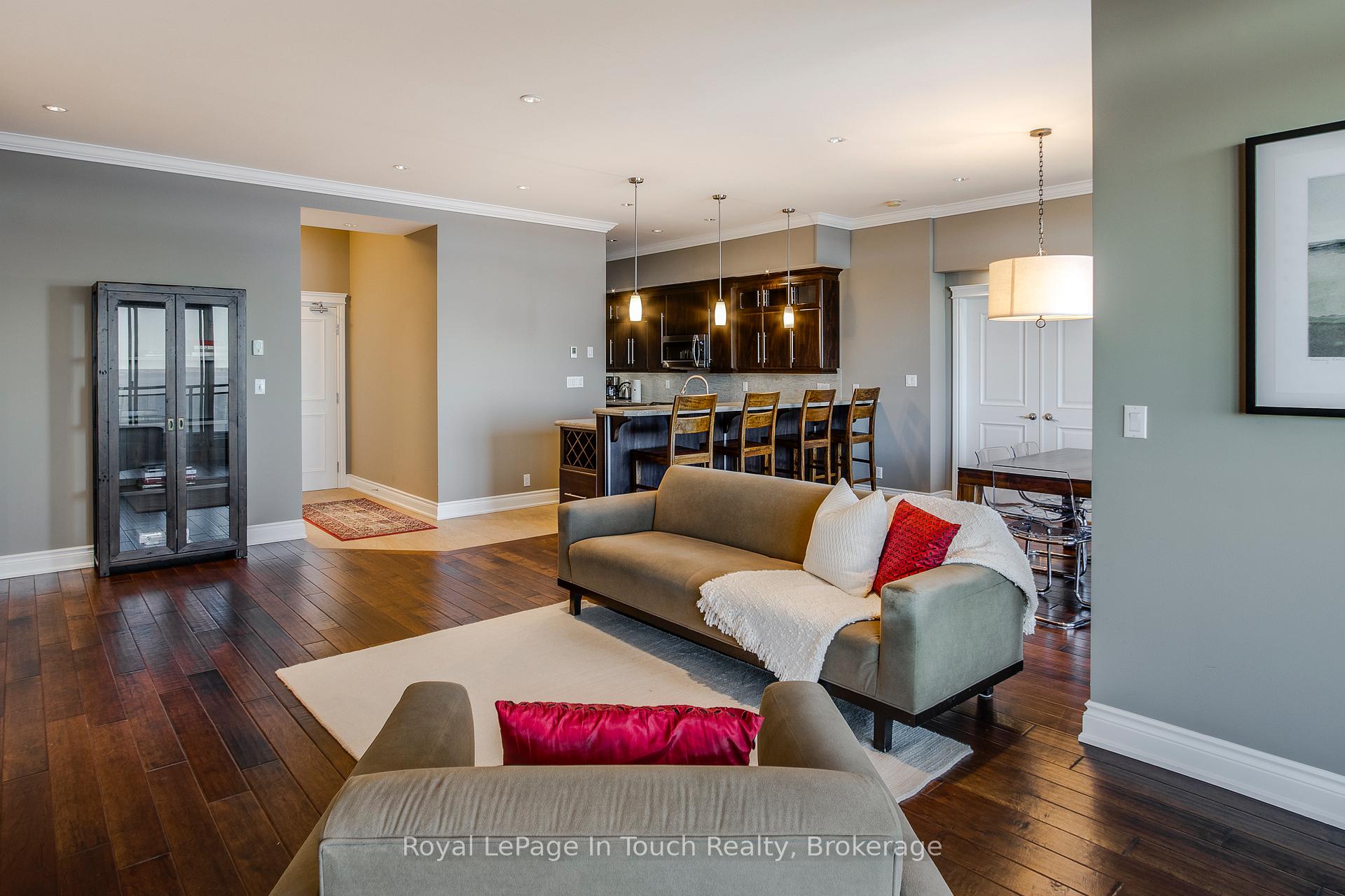 Photo 3 of Unit UPH3, 699 Aberdeen Boulevard, Midland — HOMEH