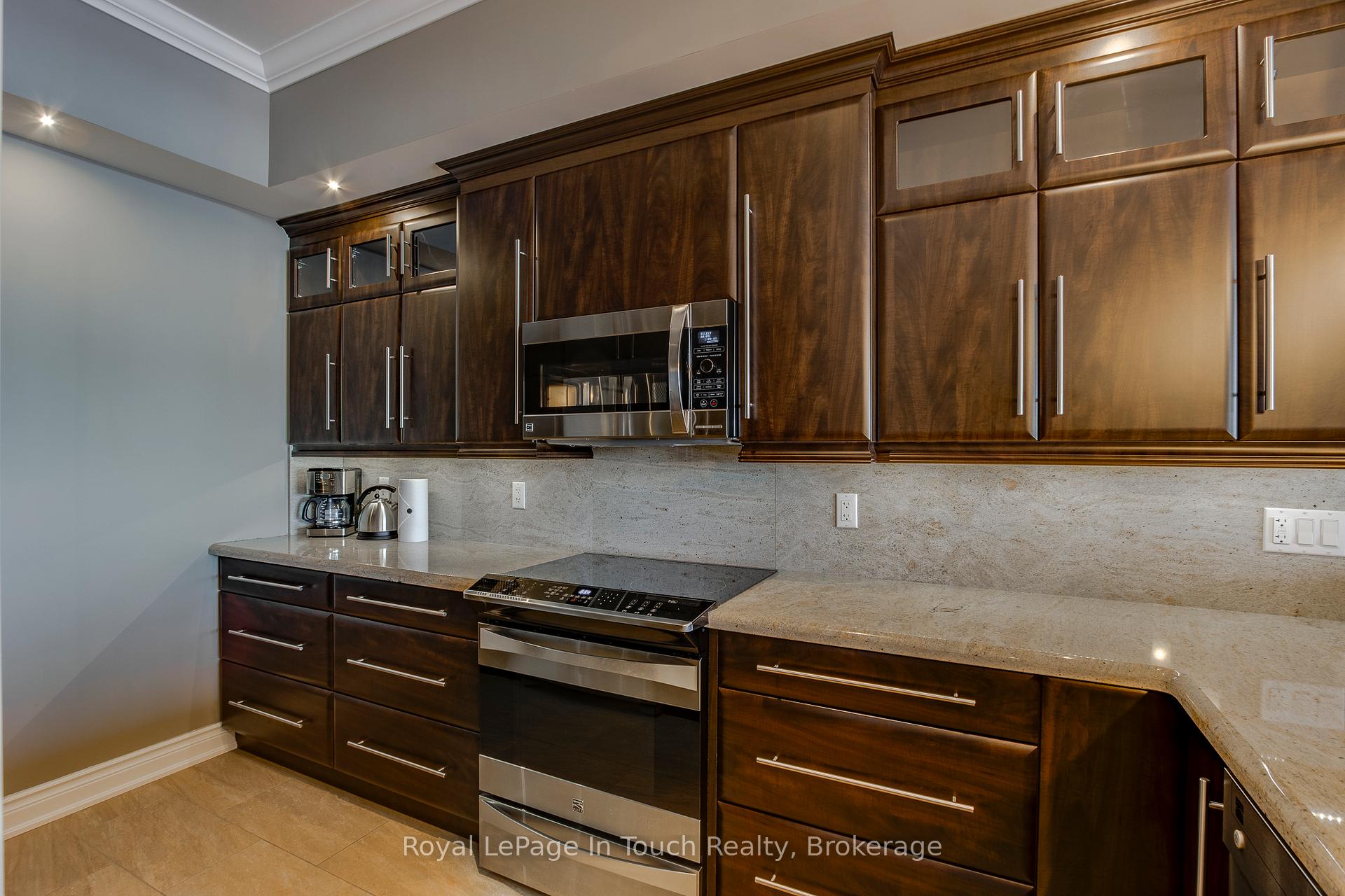 Photo 15 of Unit UPH3, 699 Aberdeen Boulevard, Midland — HOMEH