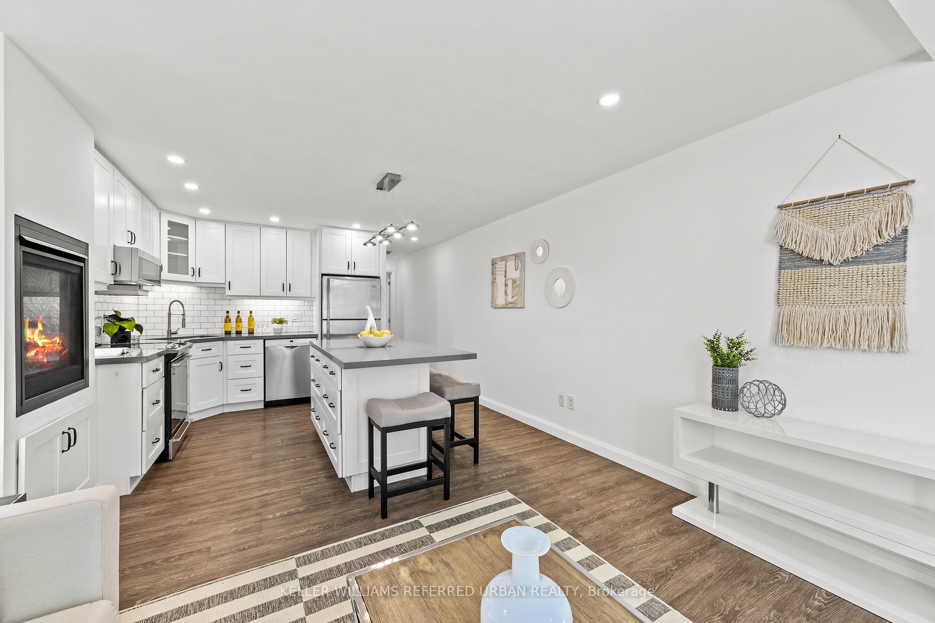 Photo 6 of Unit 45A, 39 Tecumseth Street, Toronto, Niagara — HOMEH