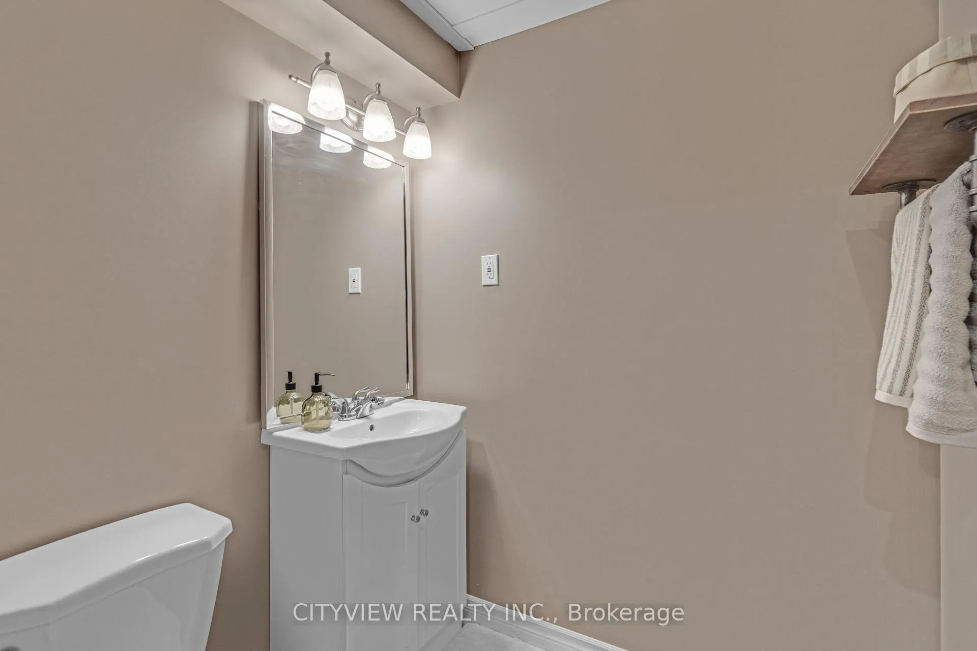 Photo 21 of 41 Bellagio Avenue, Hamilton, Stoney Creek Mountain — HOMEH