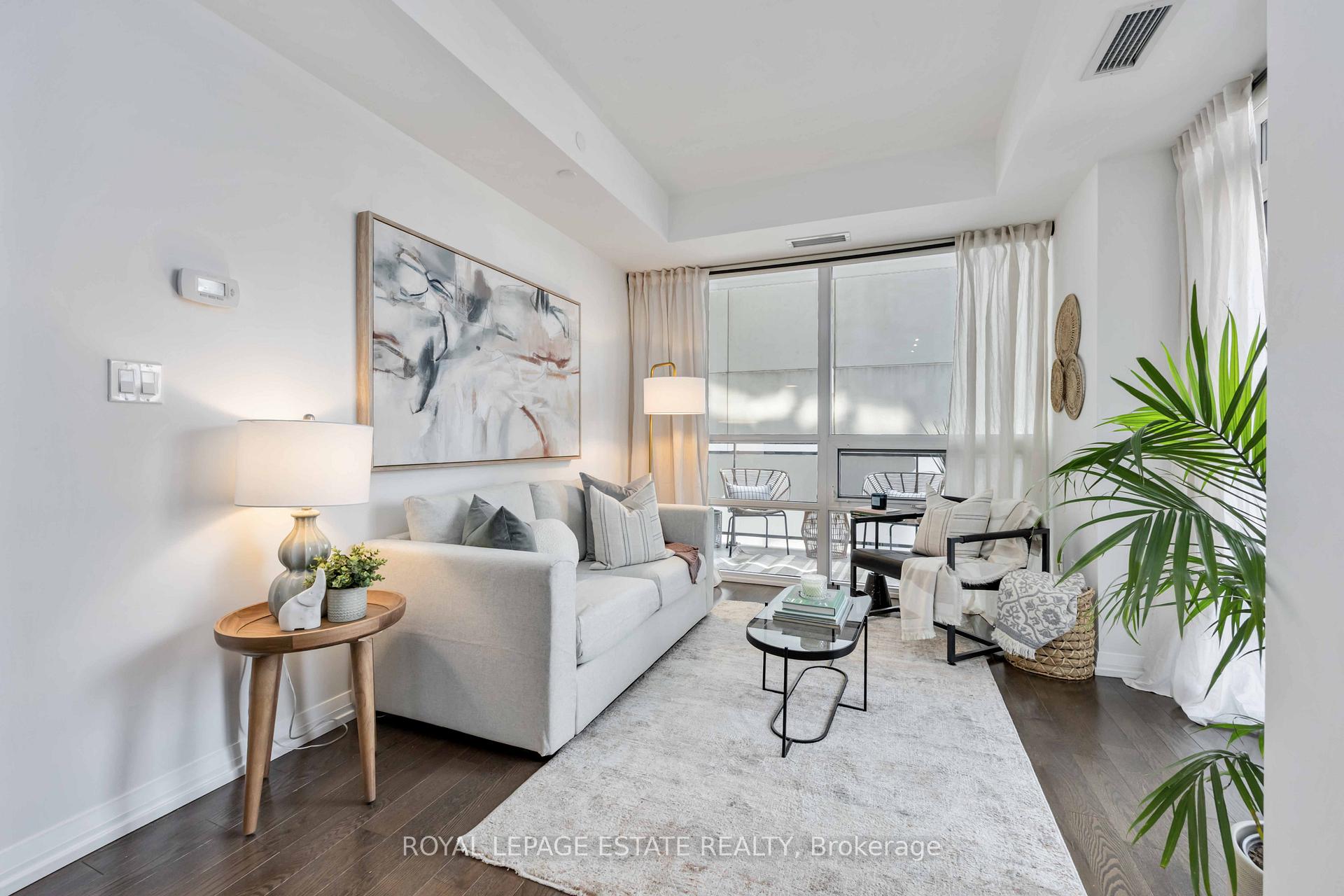Photo 2 of Unit 705, 460 Adelaide Street E, Toronto, Moss Park — HOMEH