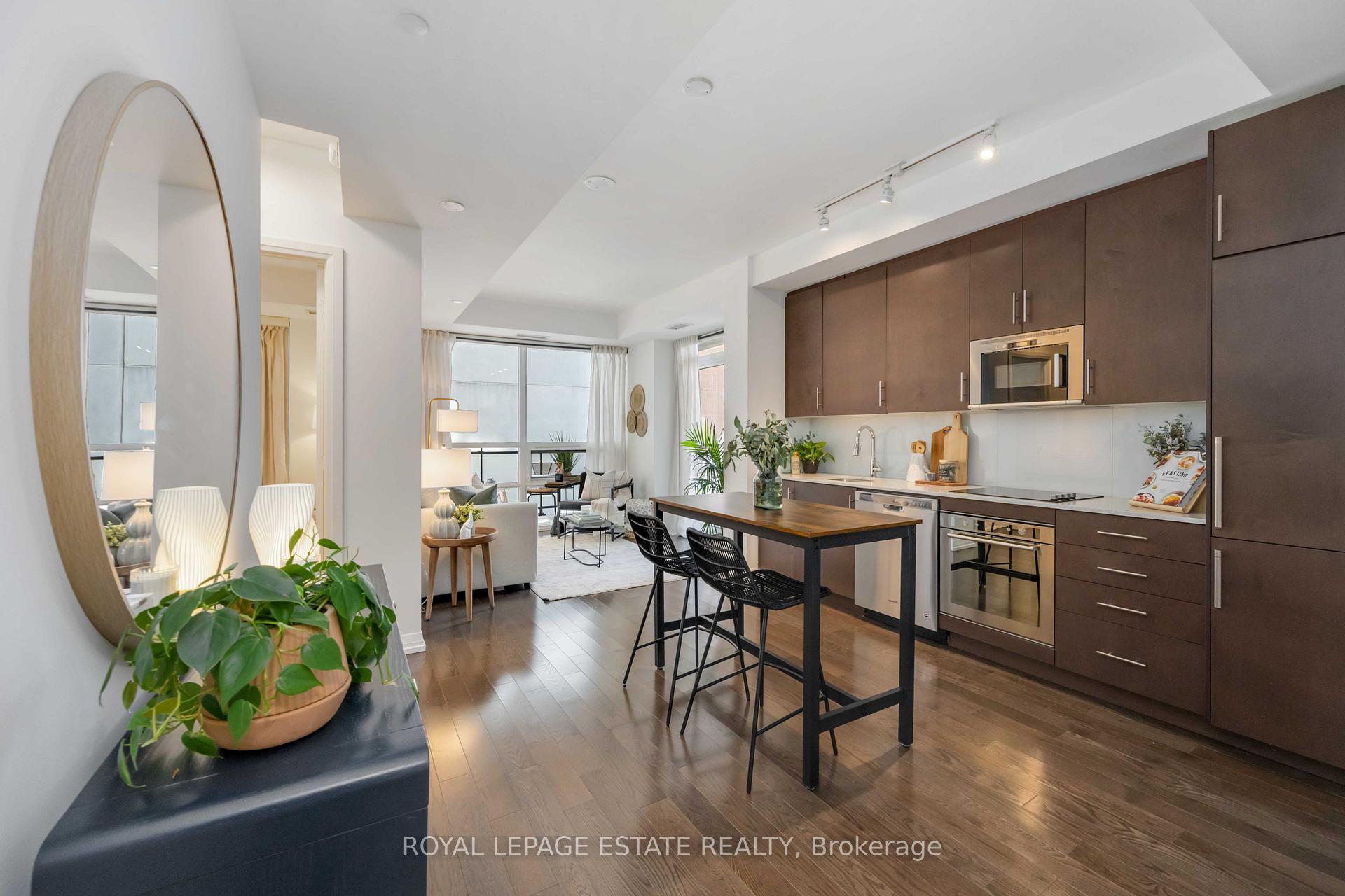 Photo 3 of Unit 705, 460 Adelaide Street E, Toronto, Moss Park — HOMEH