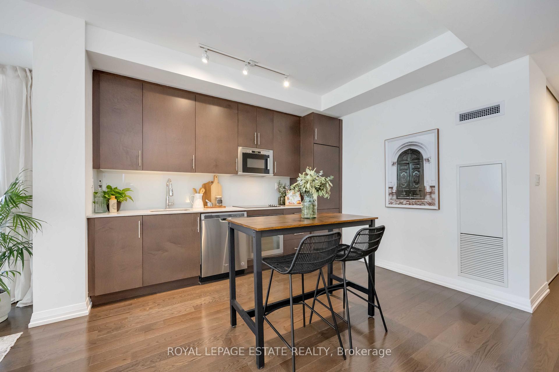 Photo 9 of Unit 705, 460 Adelaide Street E, Toronto, Moss Park — HOMEH