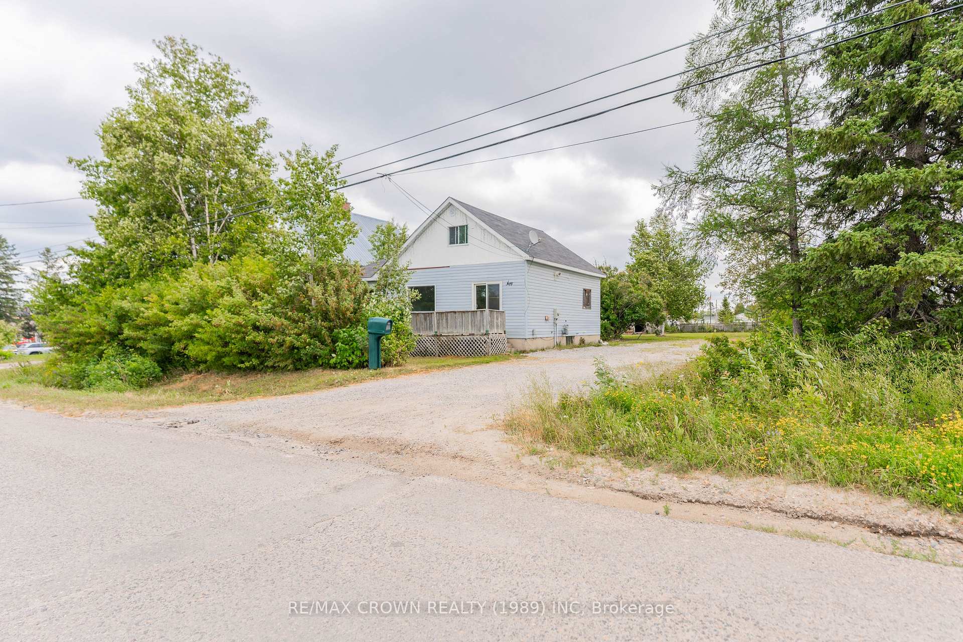 Photo 2 of 50 Brunelle Road S, Kapuskasing — HOMEH