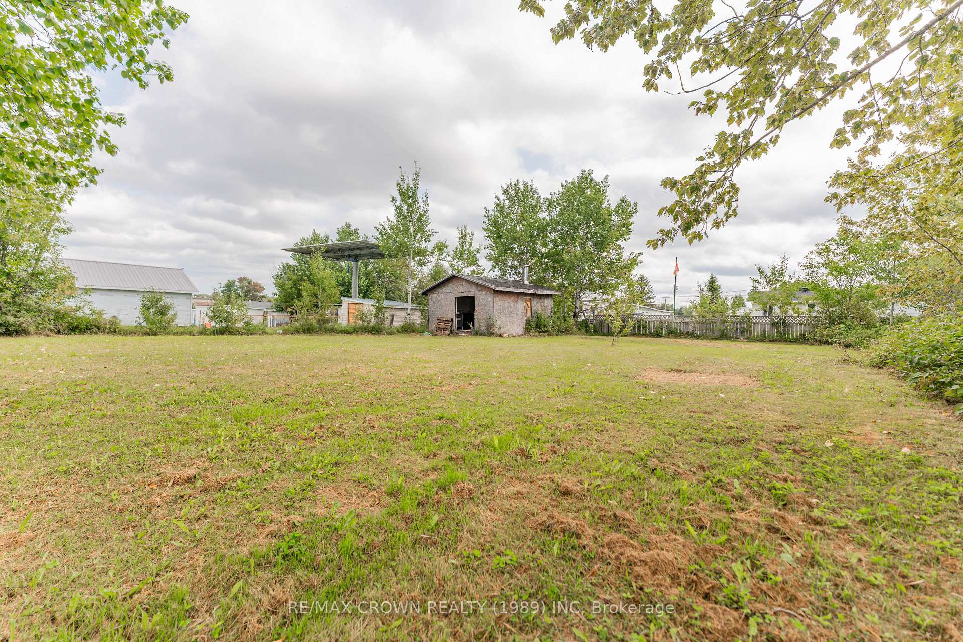 Photo 3 of 50 Brunelle Road S, Kapuskasing — HOMEH