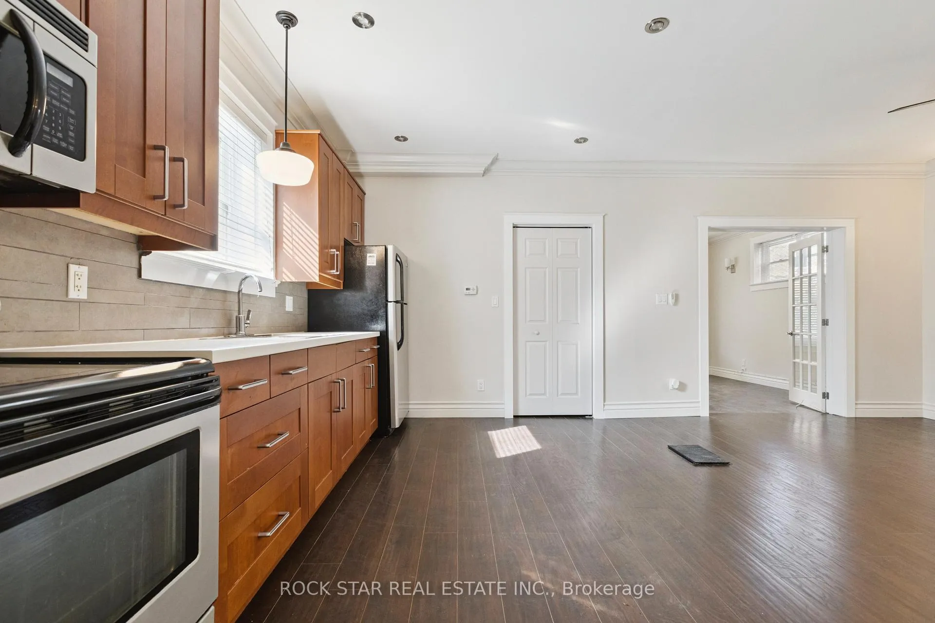 Photo 22 of 43 Eby Street S, Kitchener, Cedar Hill — HOMEH