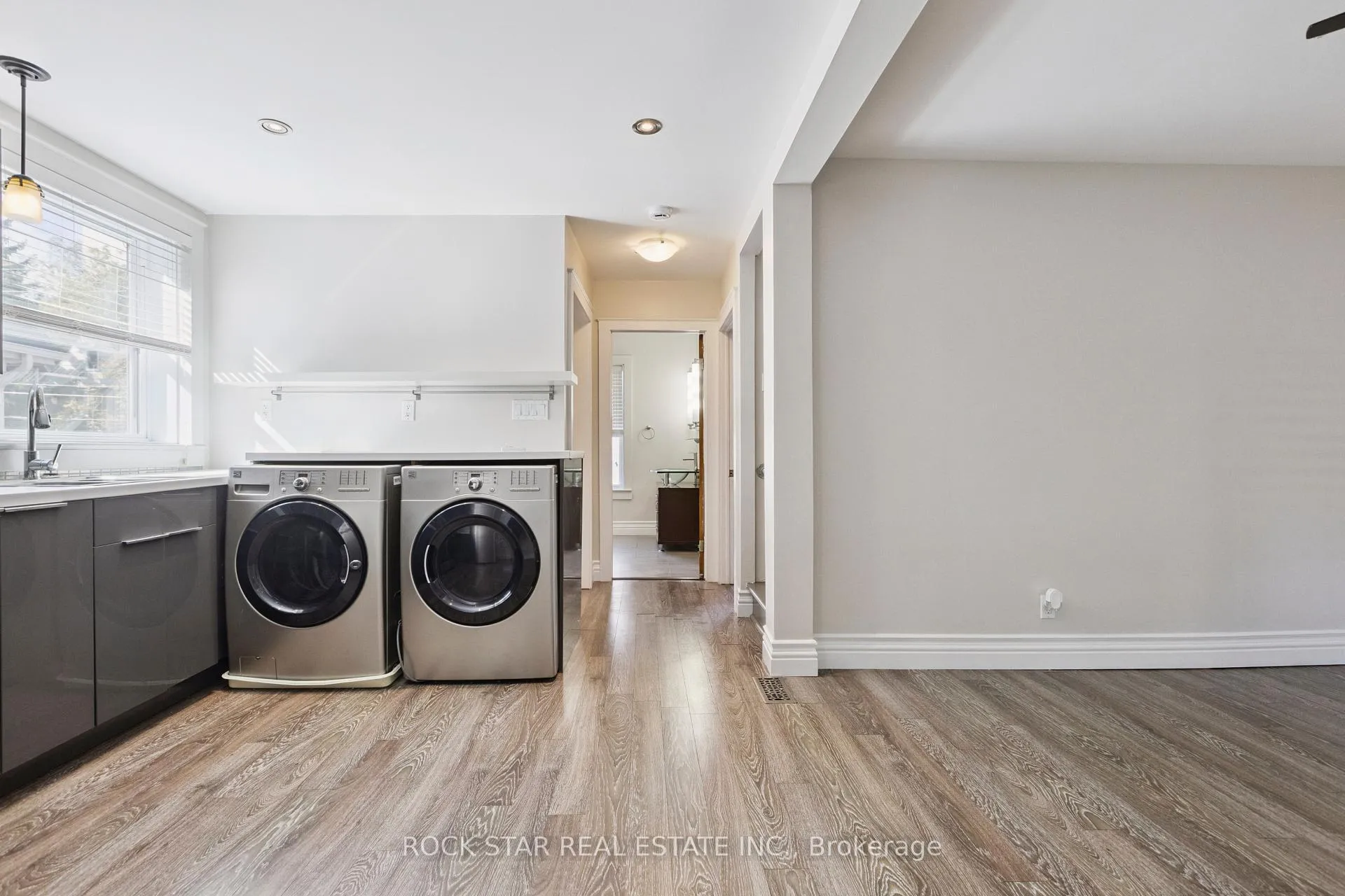 Photo 86 of 43 Eby Street S, Kitchener, Cedar Hill — HOMEH