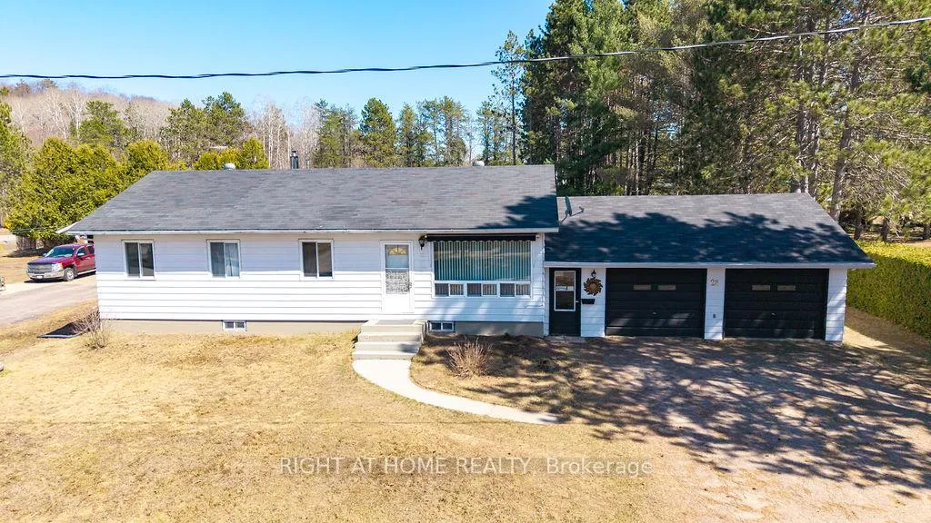Photo 3 of 28 Jackpine Street, Madawaska Valley, Madawaska Valley — HOMEH
