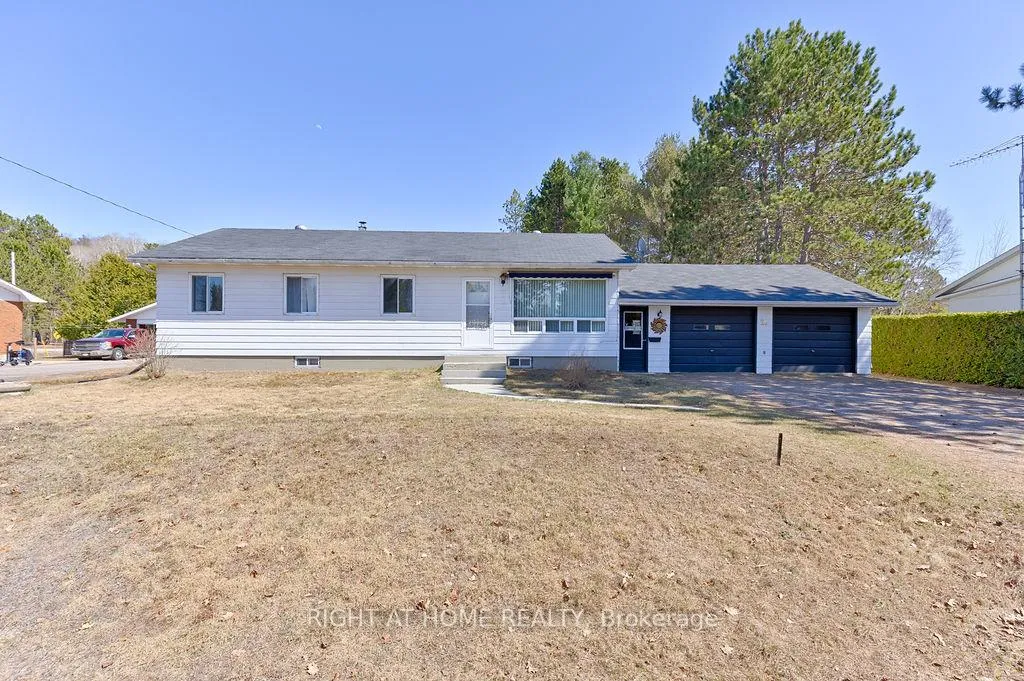 Photo 7 of 28 Jackpine Street, Madawaska Valley, Madawaska Valley — HOMEH