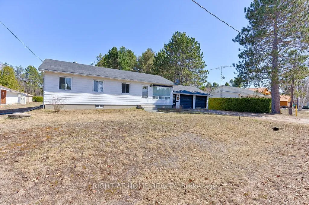 Photo 8 of 28 Jackpine Street, Madawaska Valley, Madawaska Valley — HOMEH