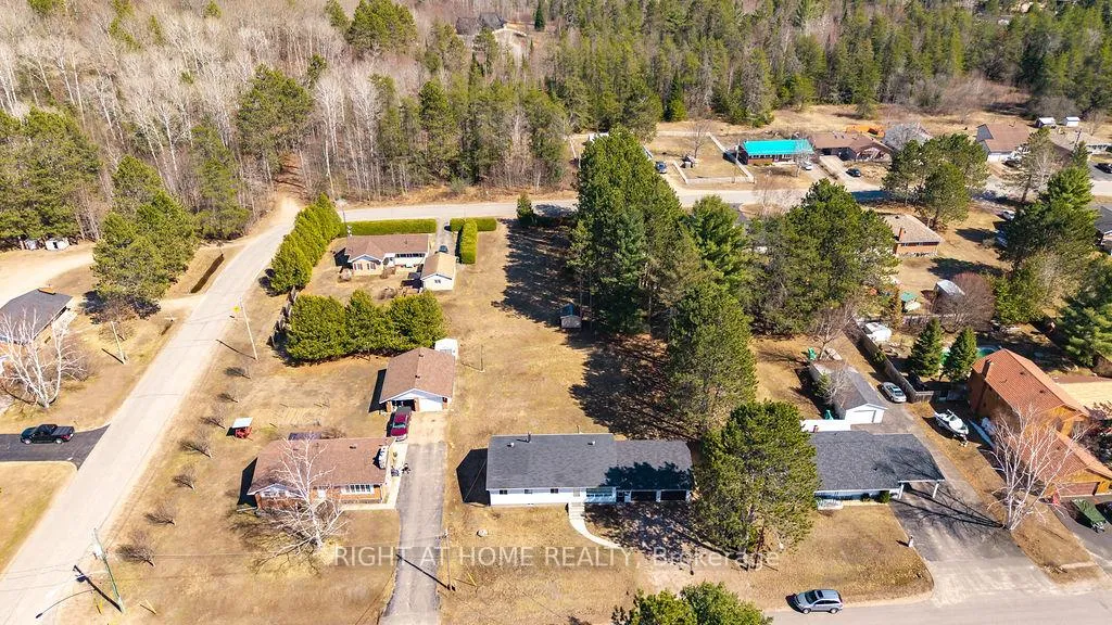 Photo 17 of 28 Jackpine Street, Madawaska Valley, Madawaska Valley — HOMEH