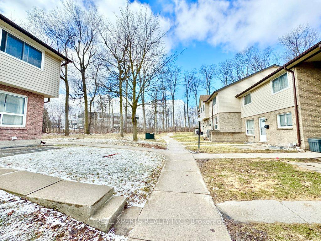 Photo 12 of Unit Unit# 15, 453 Albert St Street, Waterloo — HOMEH