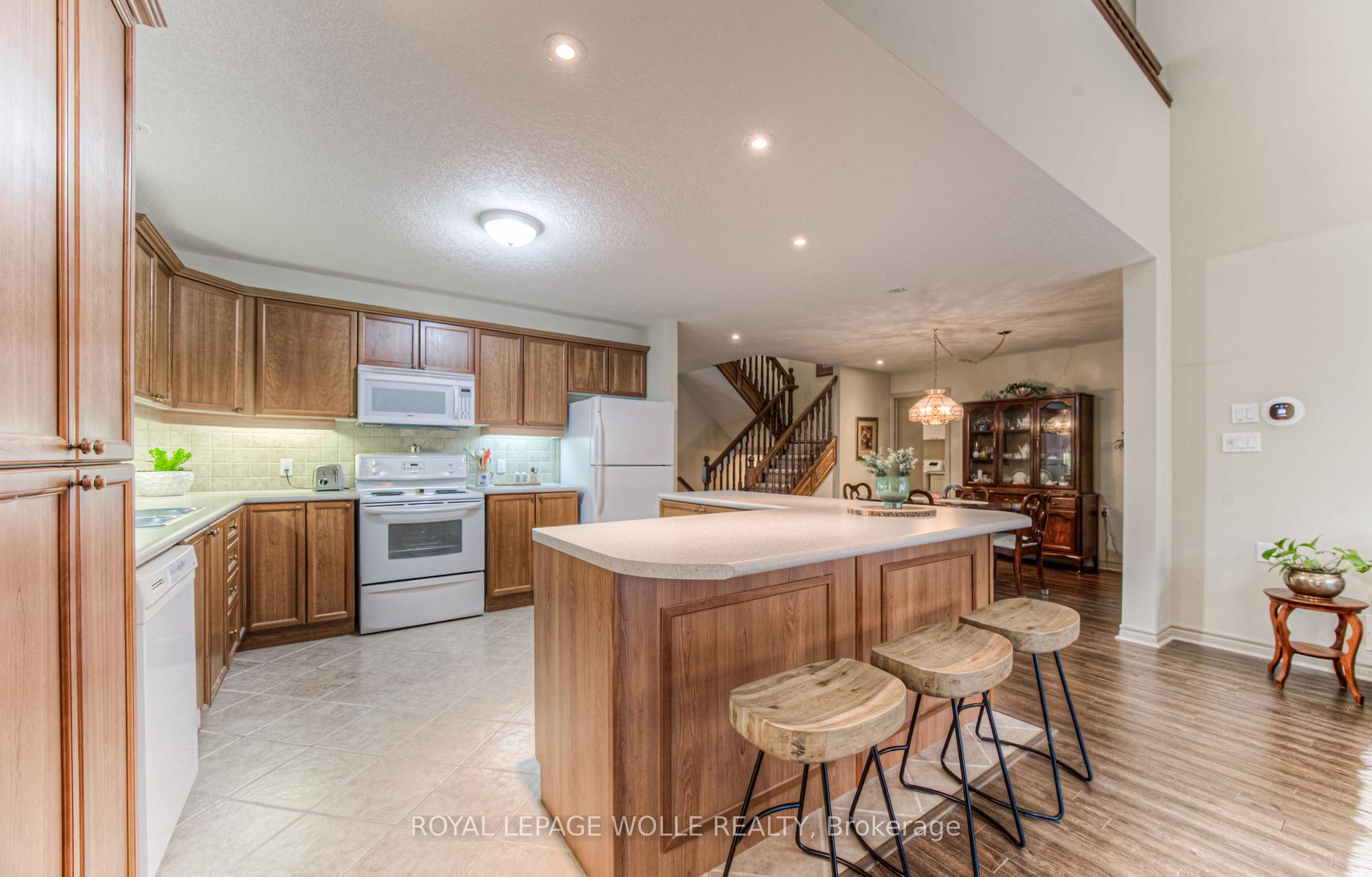 Photo 2 of Unit 10D, 350 Doon Valley Drive, Kitchener — HOMEH