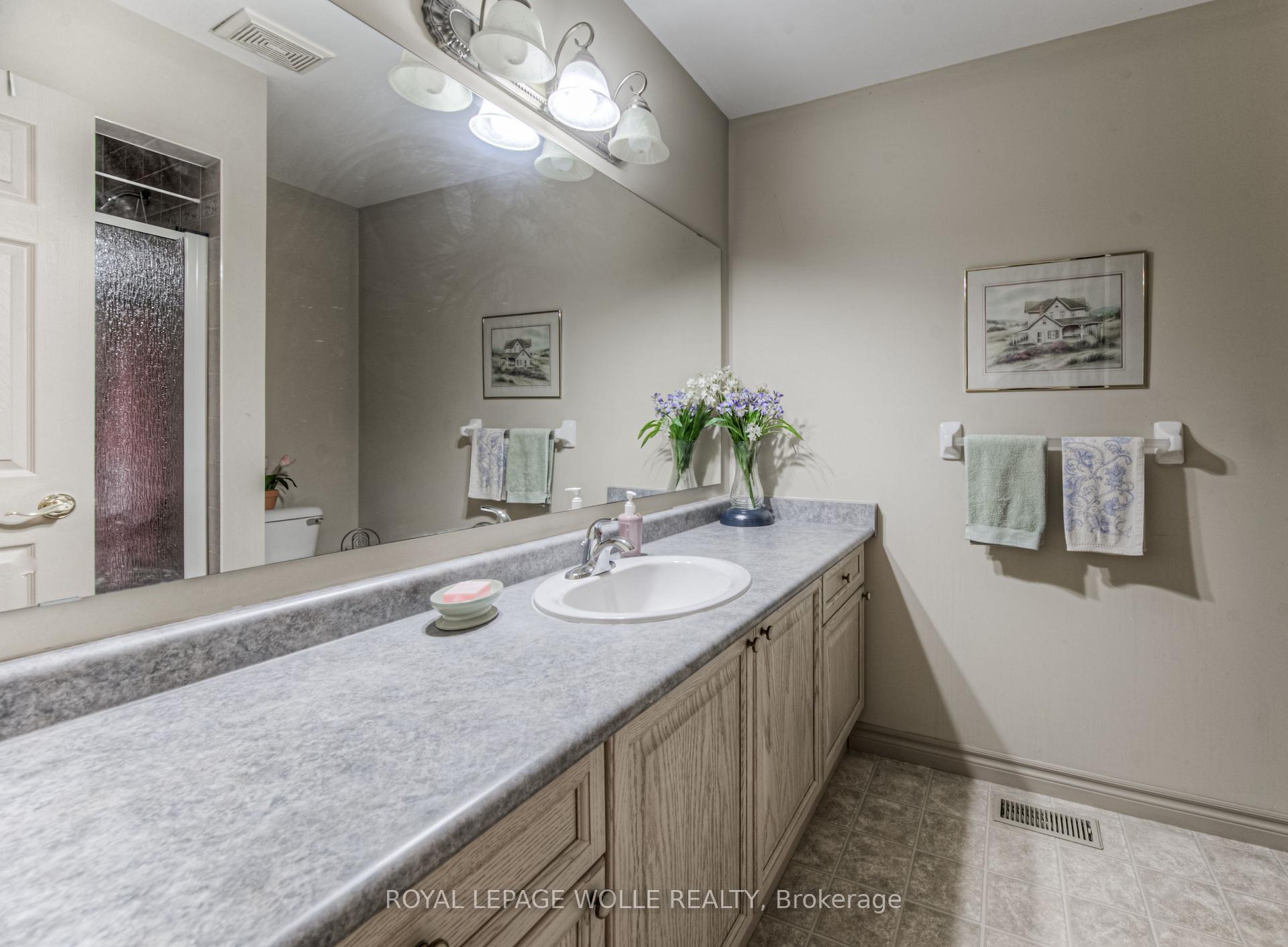 Photo 23 of Unit 10D, 350 Doon Valley Drive, Kitchener — HOMEH
