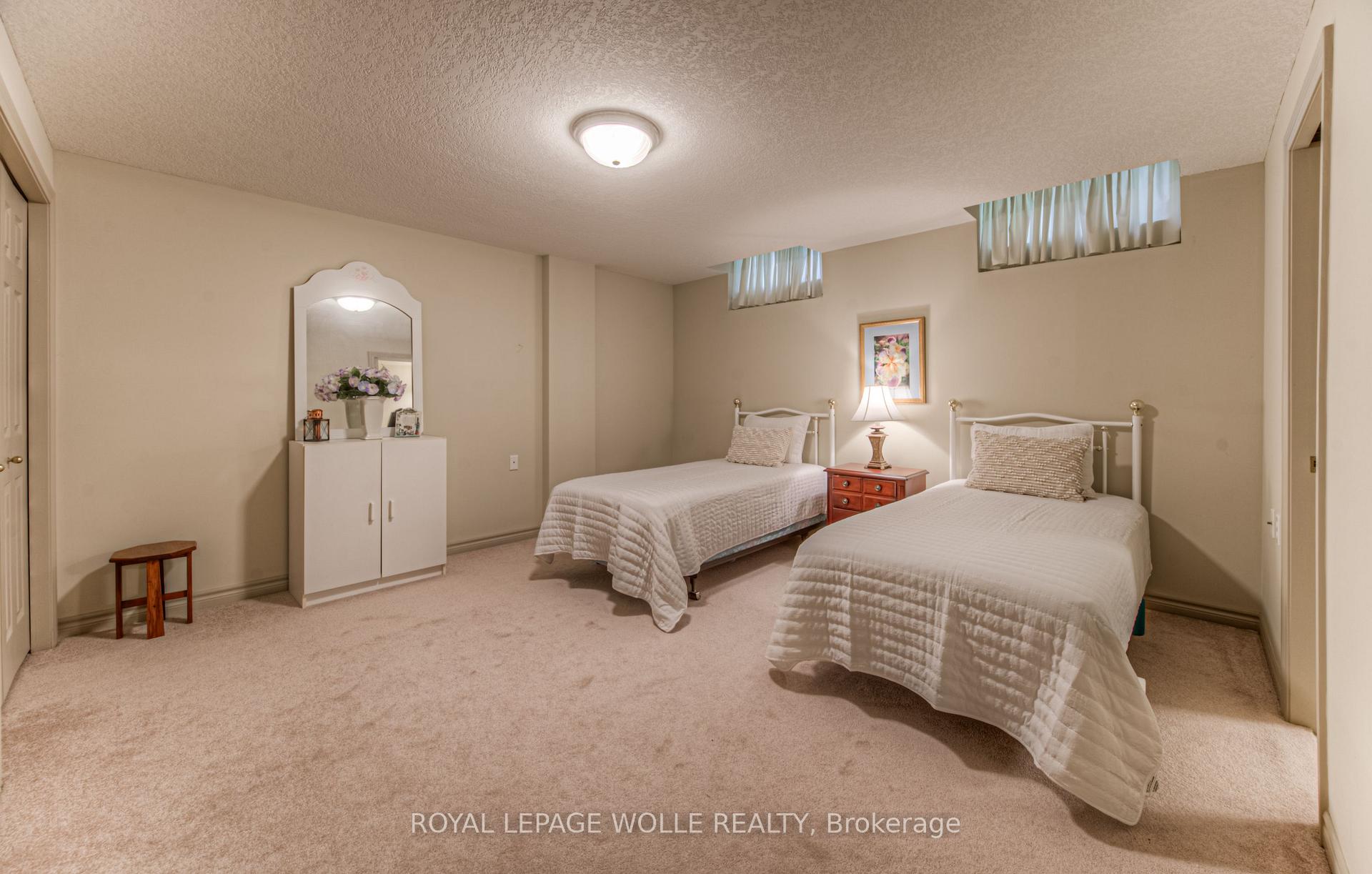 Photo 38 of Unit 10D, 350 Doon Valley Drive, Kitchener — HOMEH