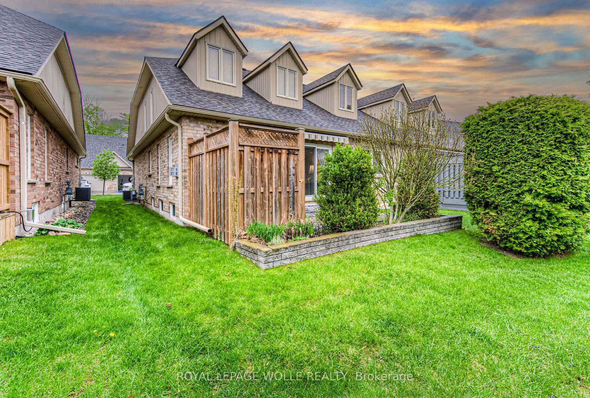 Photo 14 of Unit 10D, 350 Doon Valley Drive, Kitchener — HOMEH