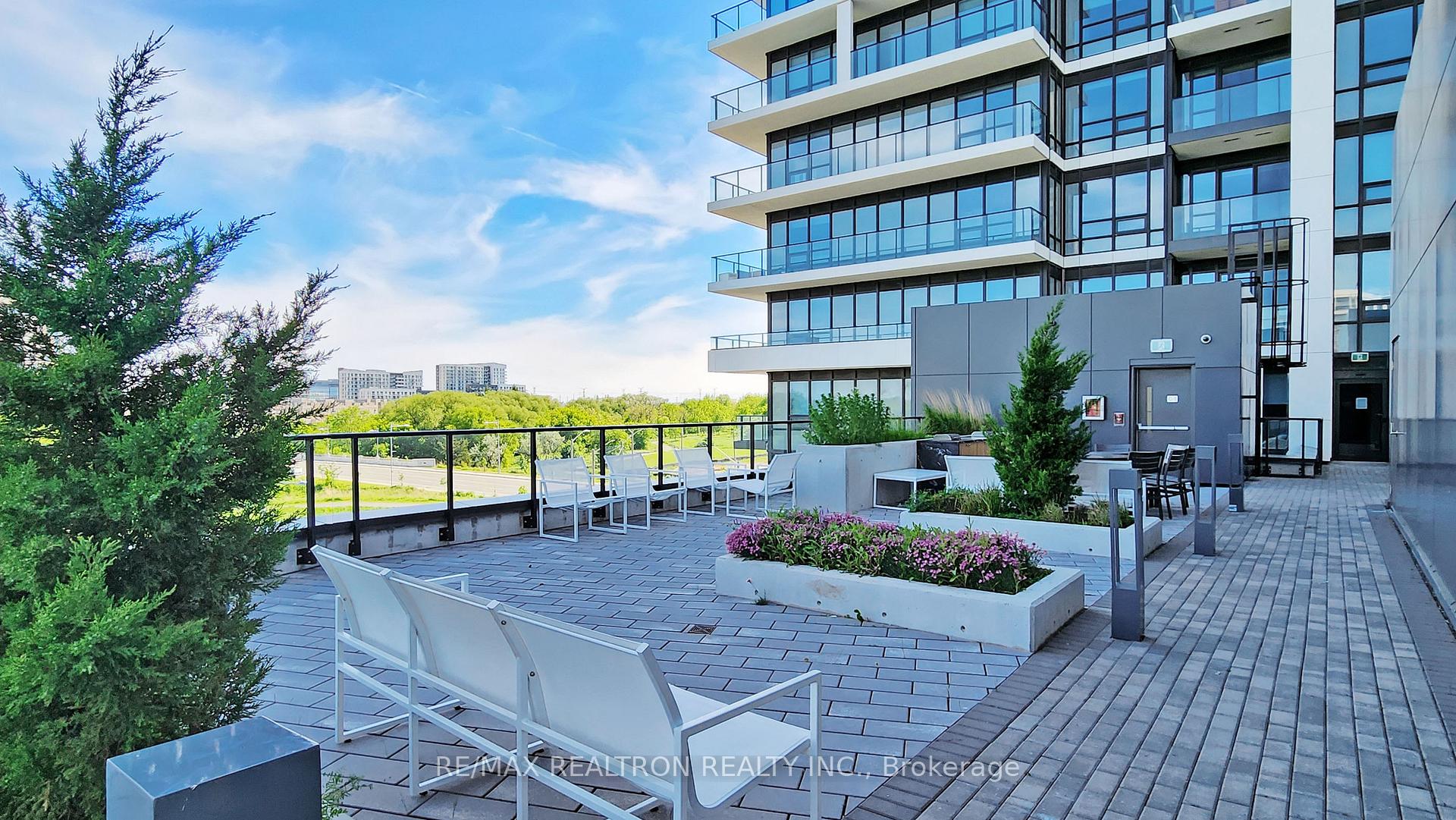 Photo 33 of Unit 1501, 18 Water Walk Drive, Markham, Unionville — HOMEH