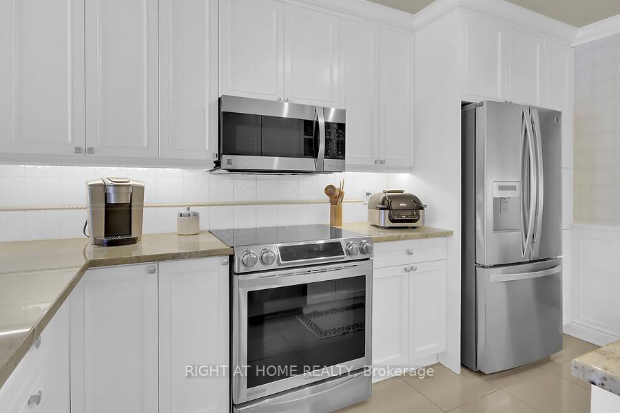 Photo 13 of 3468 Paul Anka Drive, Ottawa, Hunt Club — HOMEH