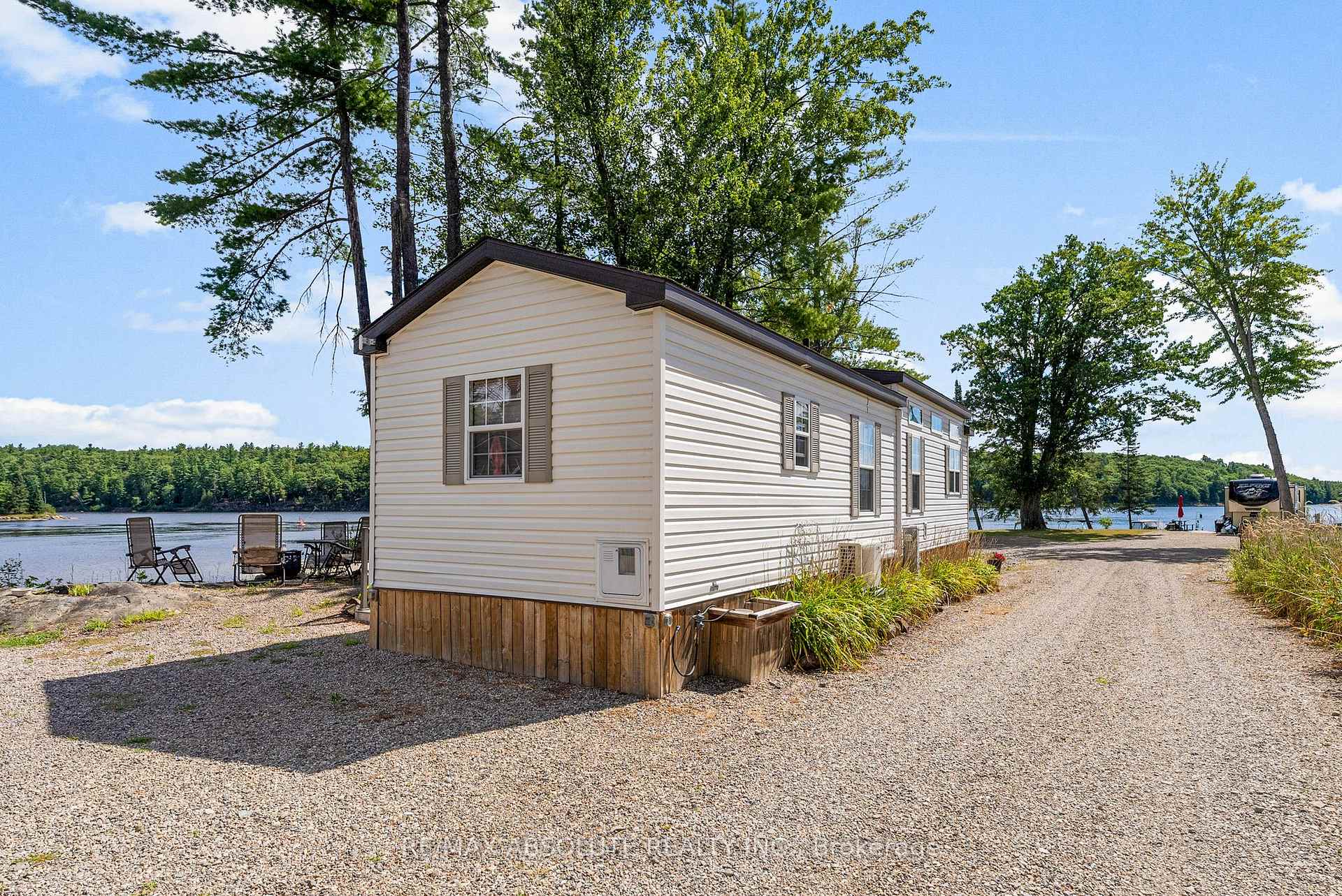 Photo 4 of 92 Bingham Drive, Horton, Horton Twp — HOMEH