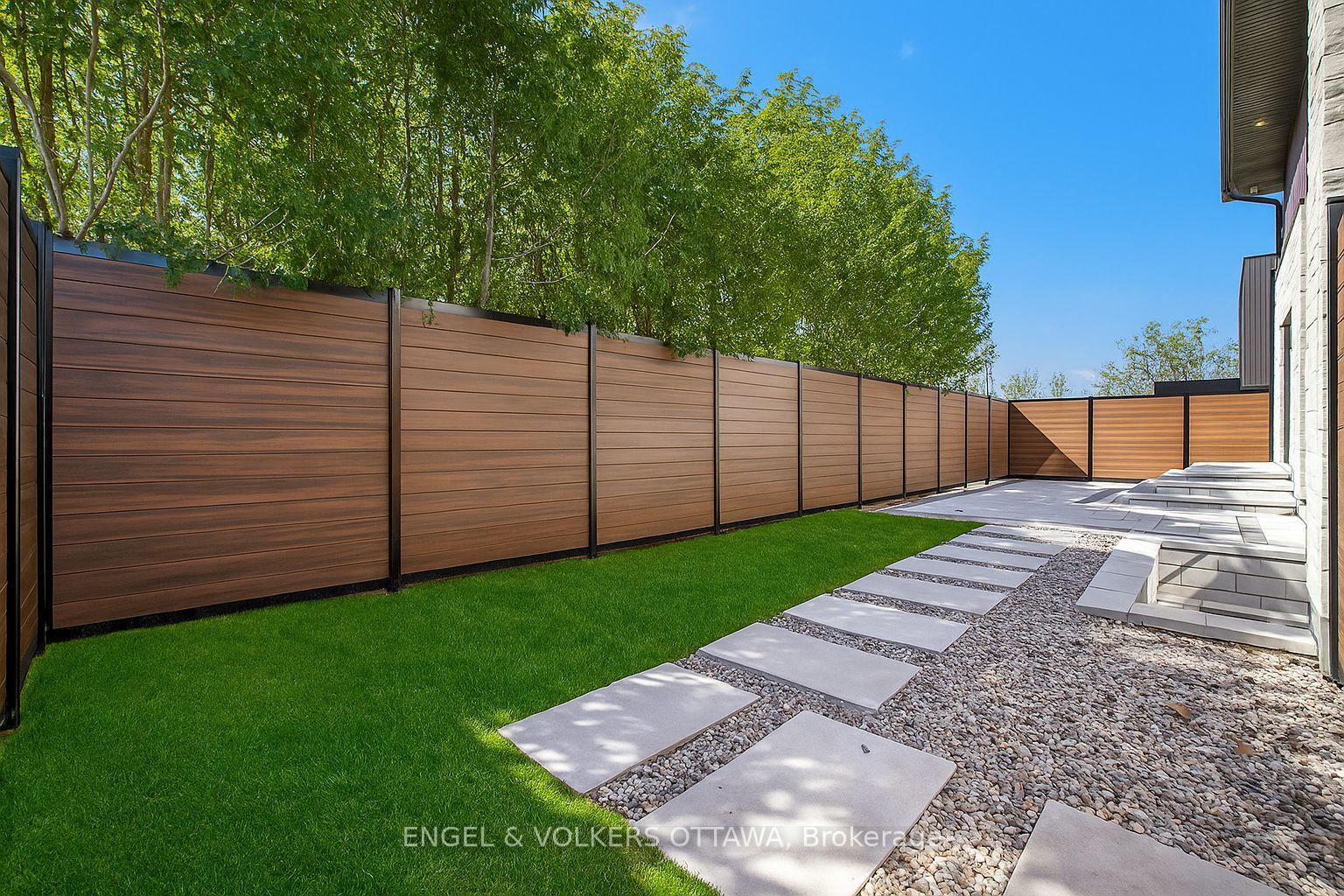 Photo 37 of 888 Melwood Avenue, Ottawa, McKellar Heights/Glabar Park — HOMEH