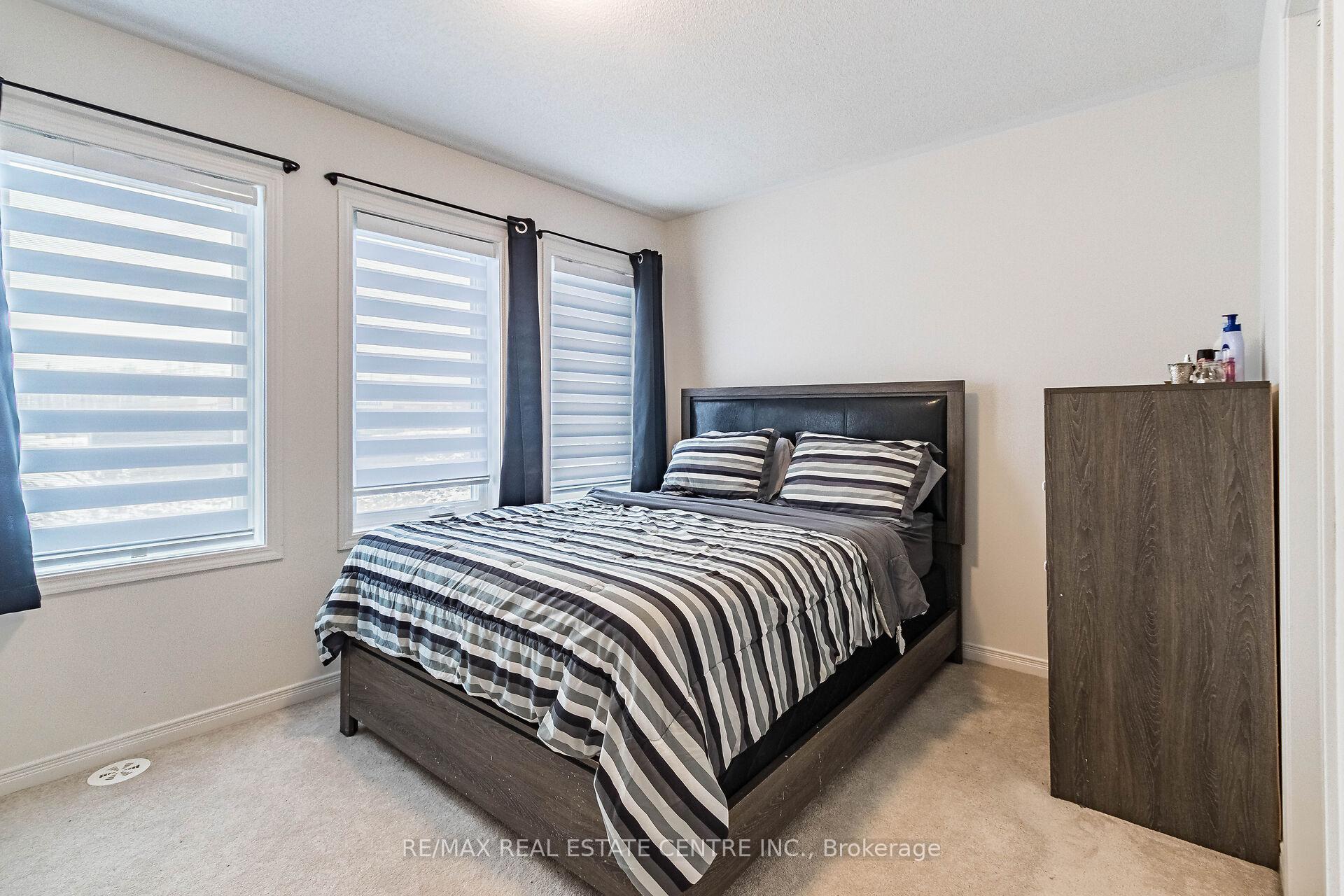 Photo 3 of Unit 77, 277 Danzatore Path, Oshawa, Windfields — HOMEH